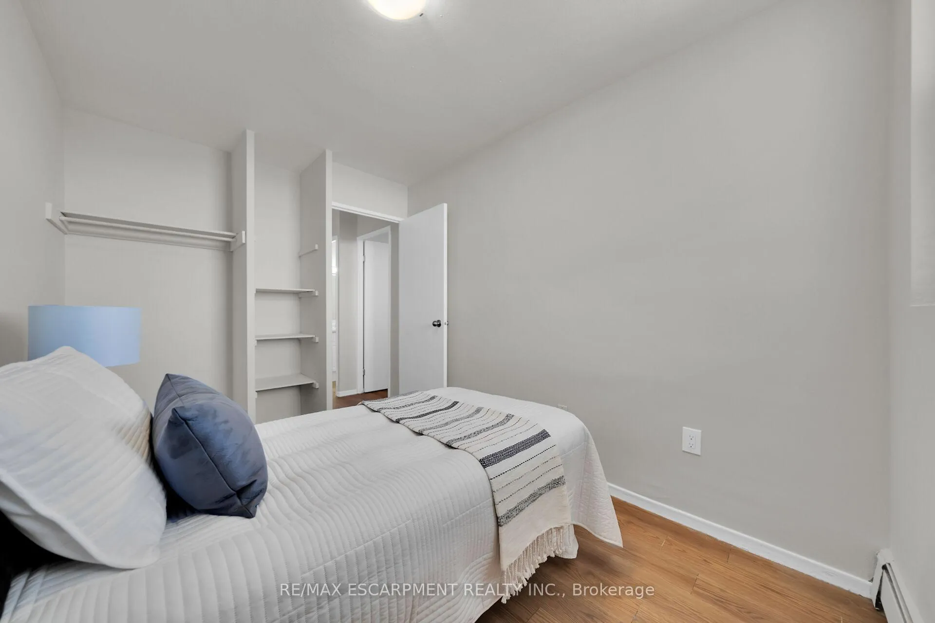 Photo 19 of Unit 424, 350 Quigley Road, Hamilton, Vincent — HOMEH