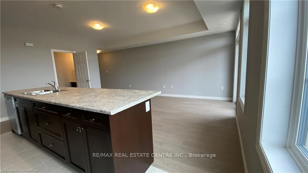 Photo 8 of 128 Wheat Lane, Kitchener — HOMEH