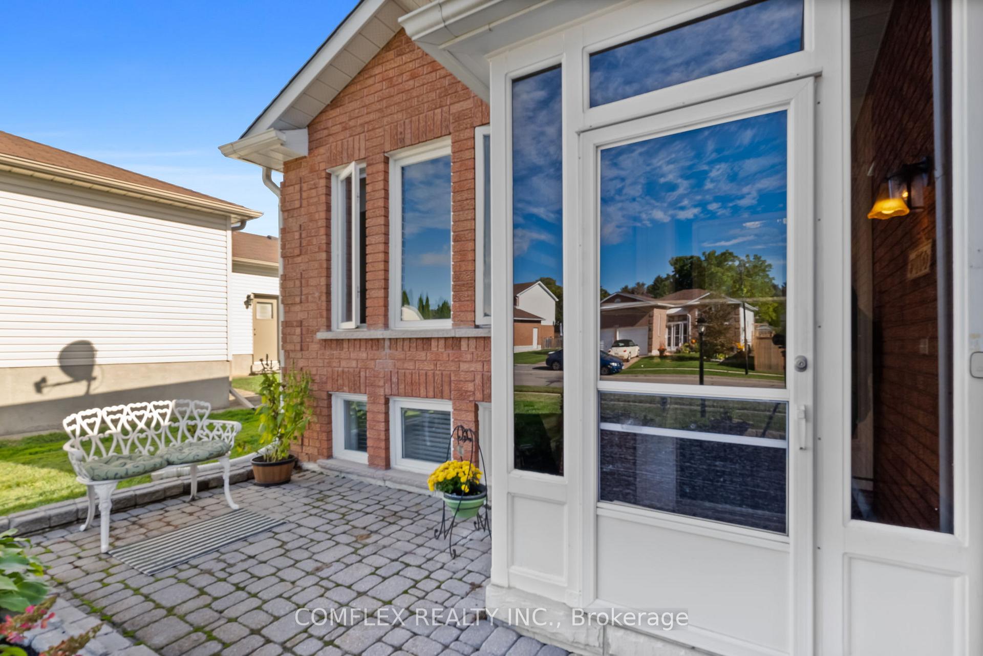 Photo 2 of 676 Ewing Street, Cobourg — HOMEH