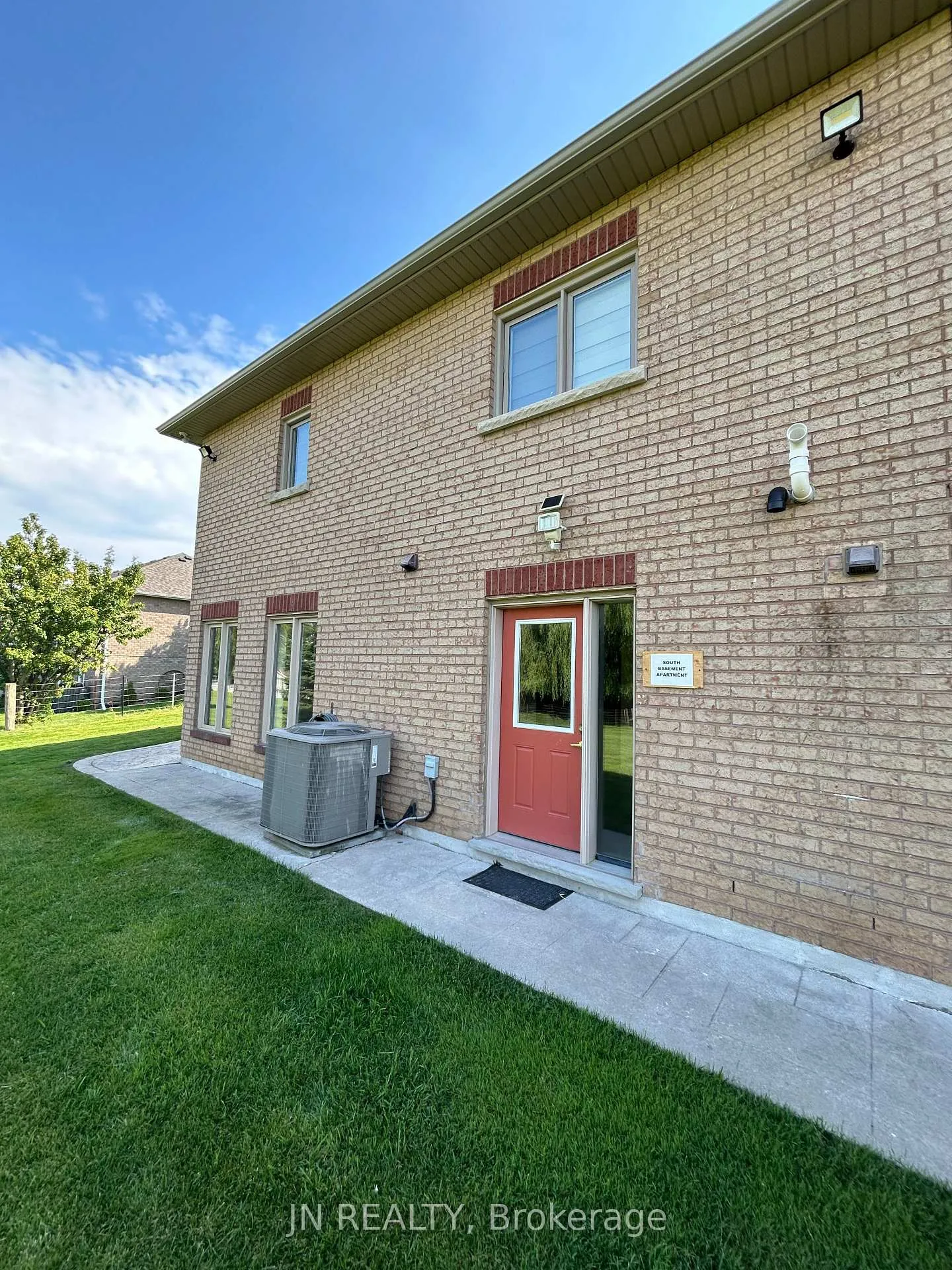Photo 1 of Unit B, 12389 Old Kennedy Road, Caledon, Rural Caledon — HOMEH