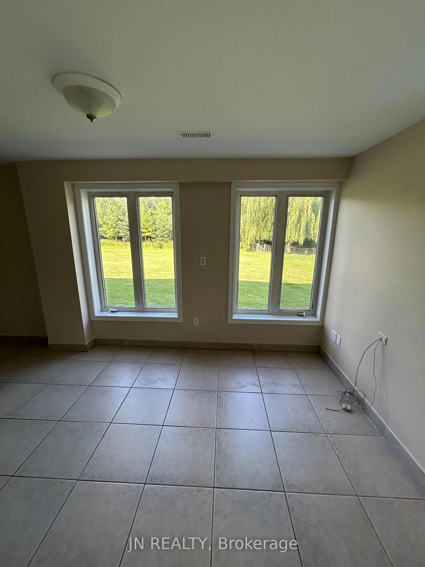 Photo 4 of Unit B, 12389 Old Kennedy Road, Caledon, Rural Caledon — HOMEH