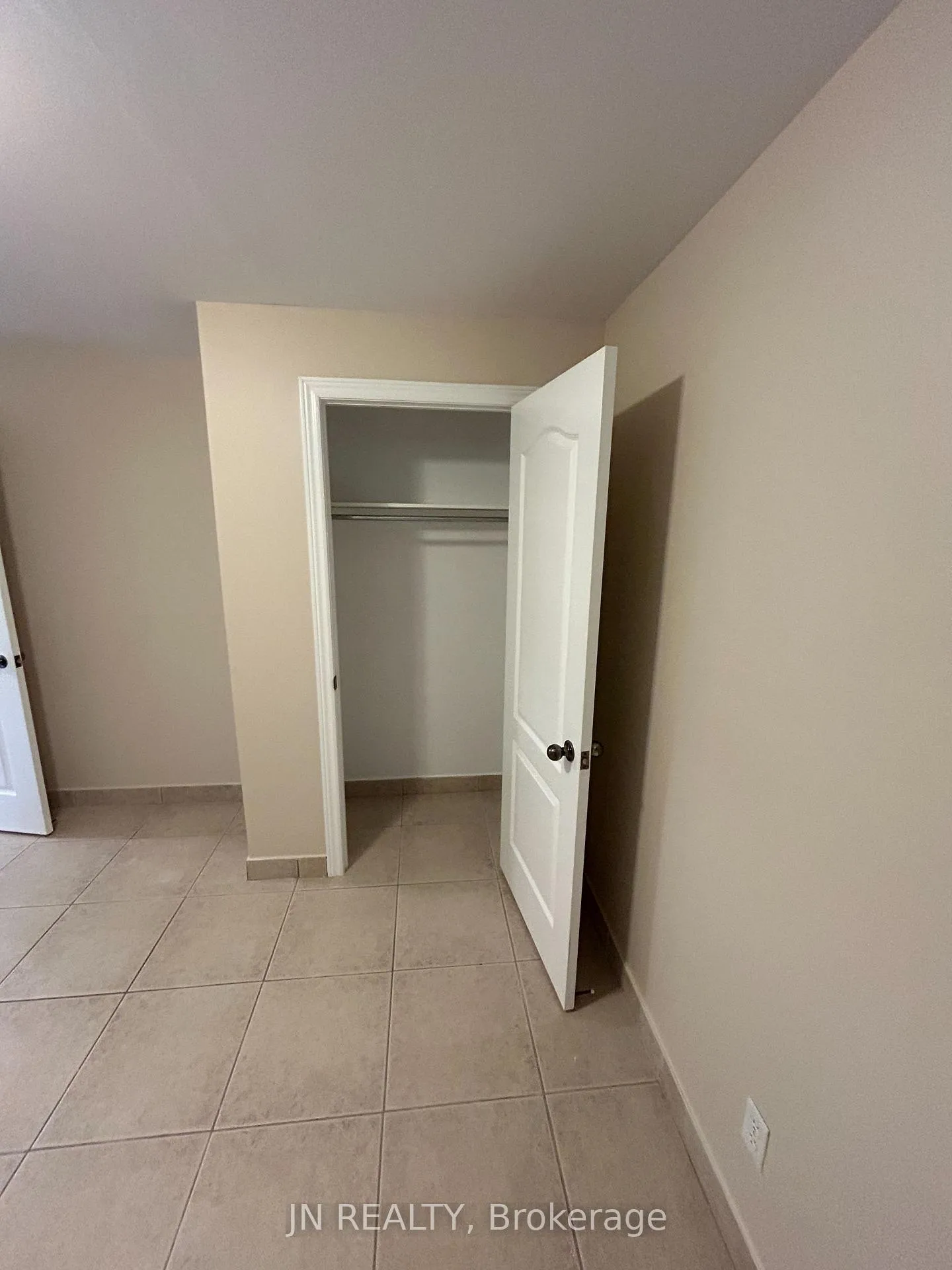 Photo 6 of Unit B, 12389 Old Kennedy Road, Caledon, Rural Caledon — HOMEH