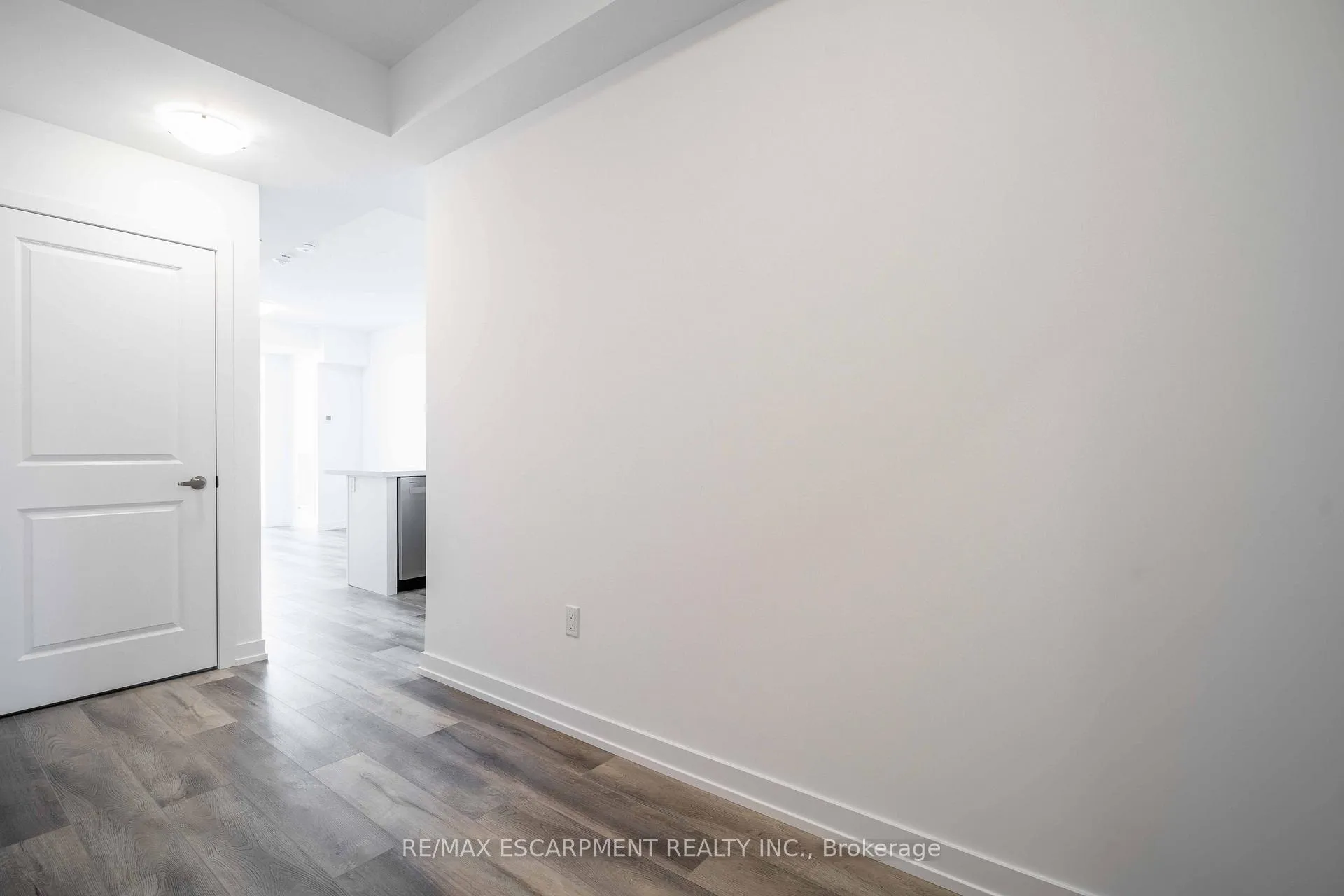 Photo 3 of Unit 405, 470 Dundas Street E, Hamilton, Waterdown — HOMEH