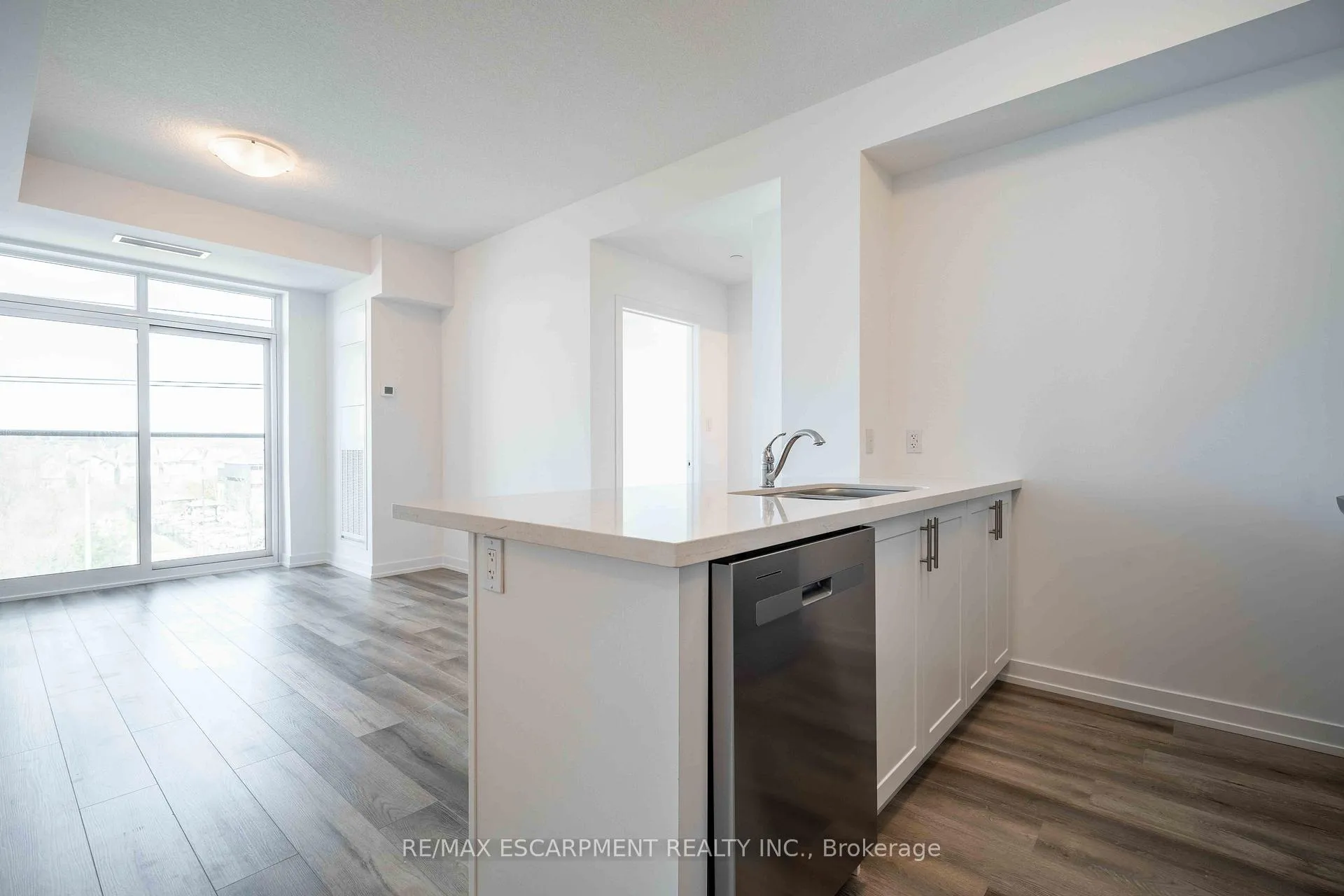 Photo 4 of Unit 405, 470 Dundas Street E, Hamilton, Waterdown — HOMEH