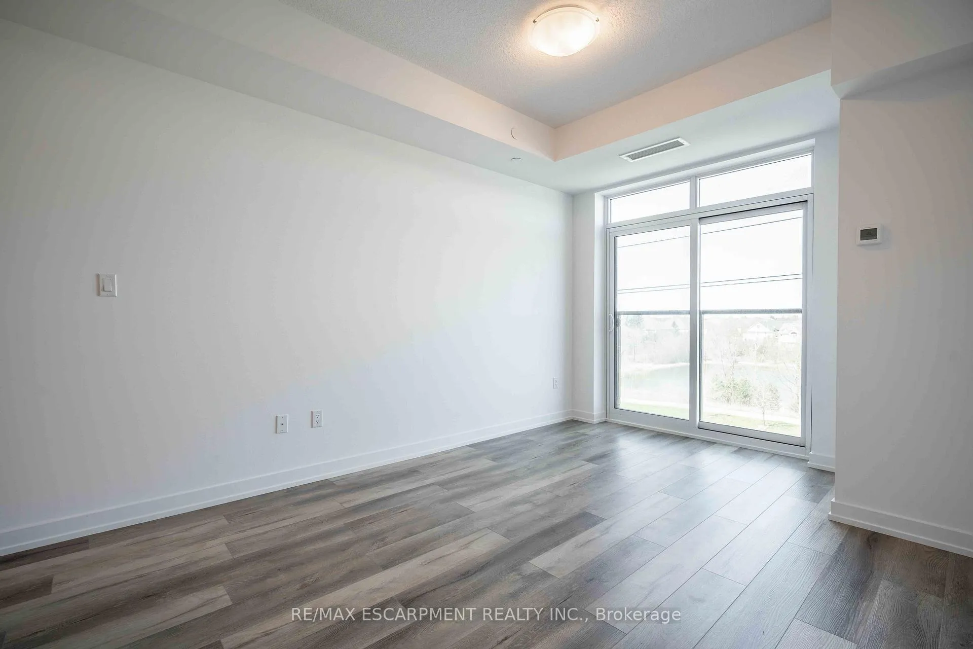 Photo 11 of Unit 405, 470 Dundas Street E, Hamilton, Waterdown — HOMEH