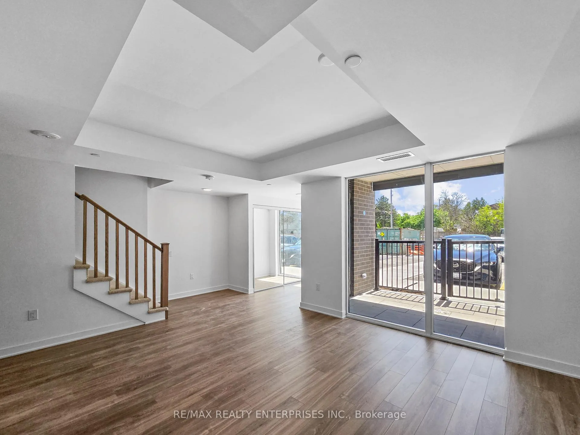 Photo 8 of Unit 113, 2782 Barton Street E, Hamilton, Riverdale — HOMEH
