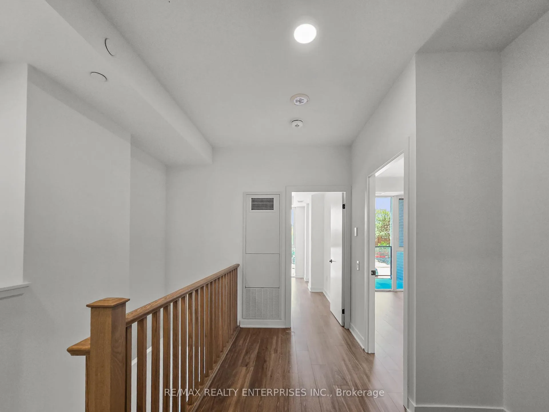 Photo 13 of Unit 113, 2782 Barton Street E, Hamilton, Riverdale — HOMEH