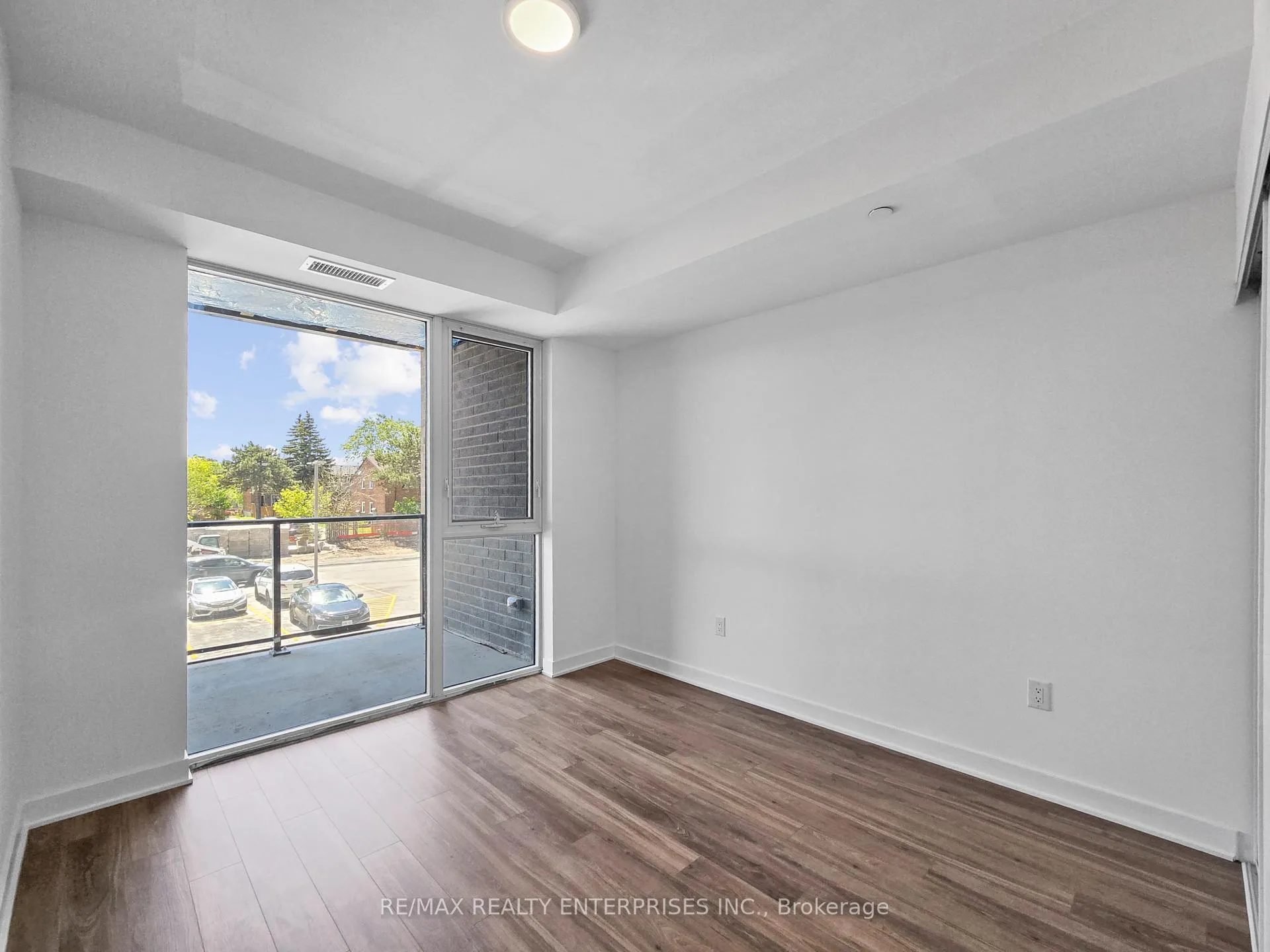 Photo 16 of Unit 113, 2782 Barton Street E, Hamilton, Riverdale — HOMEH