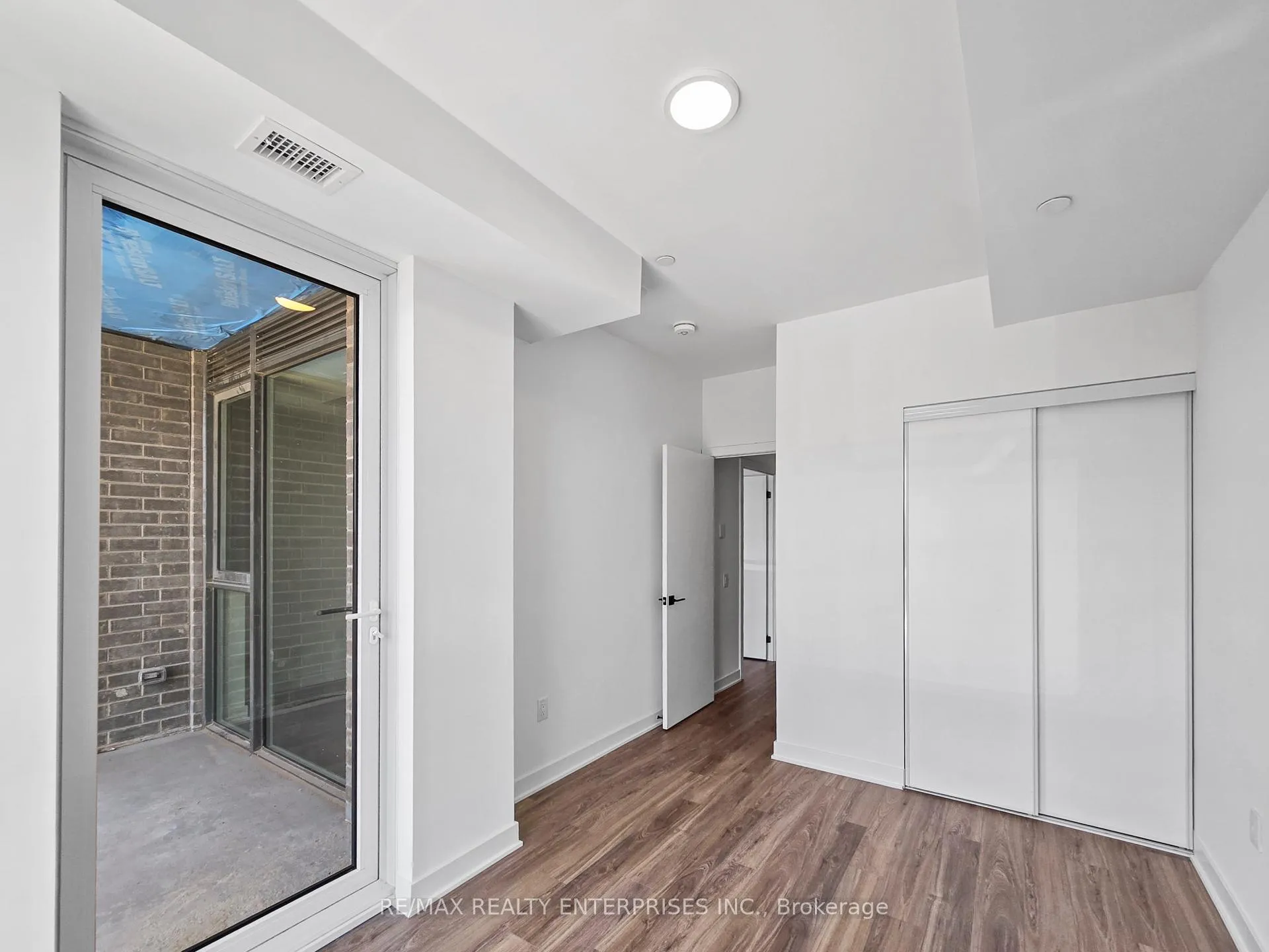 Photo 18 of Unit 113, 2782 Barton Street E, Hamilton, Riverdale — HOMEH