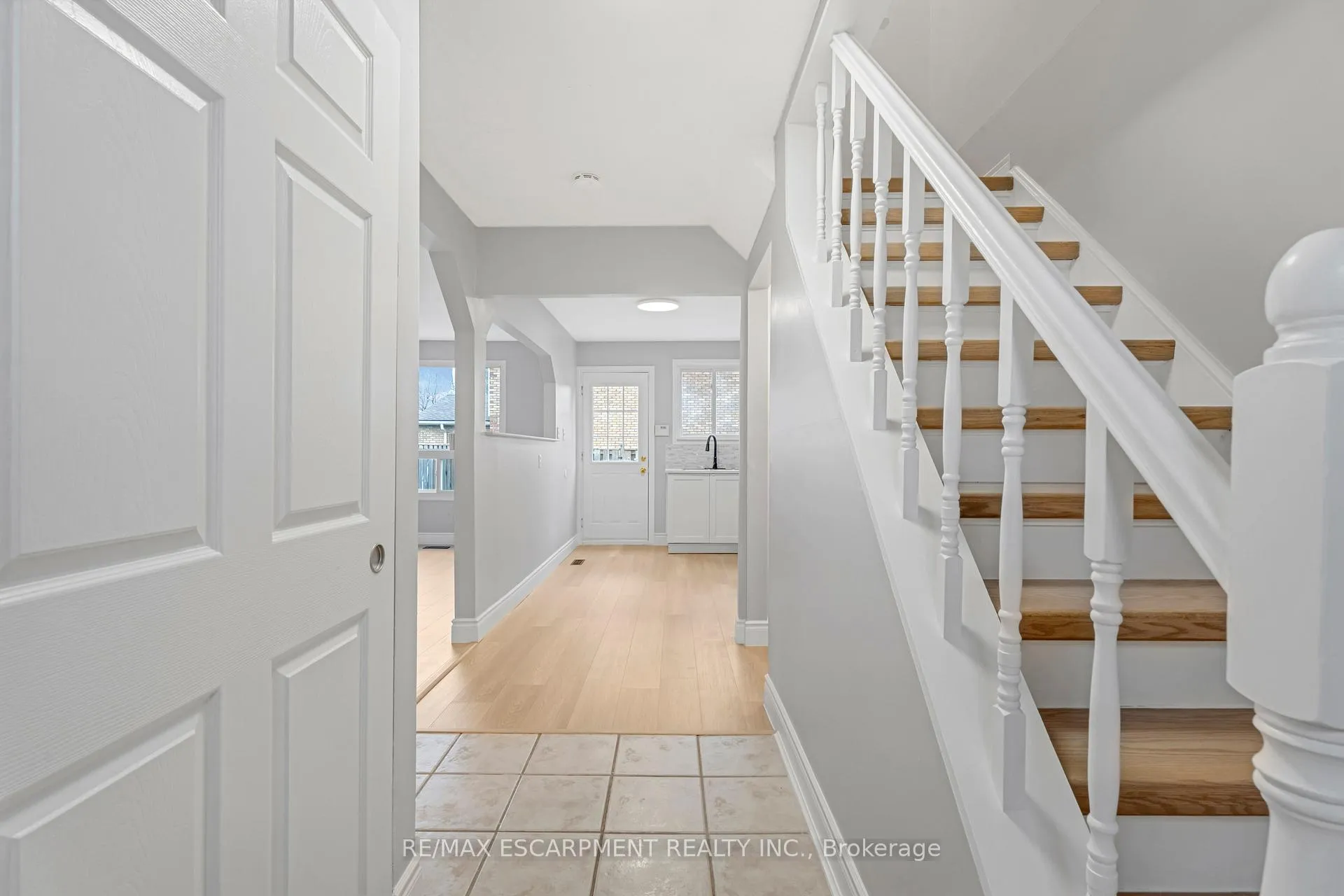 Photo 4 of Unit 33, 1350 Limeridge Road E, Hamilton, Trenholme — HOMEH