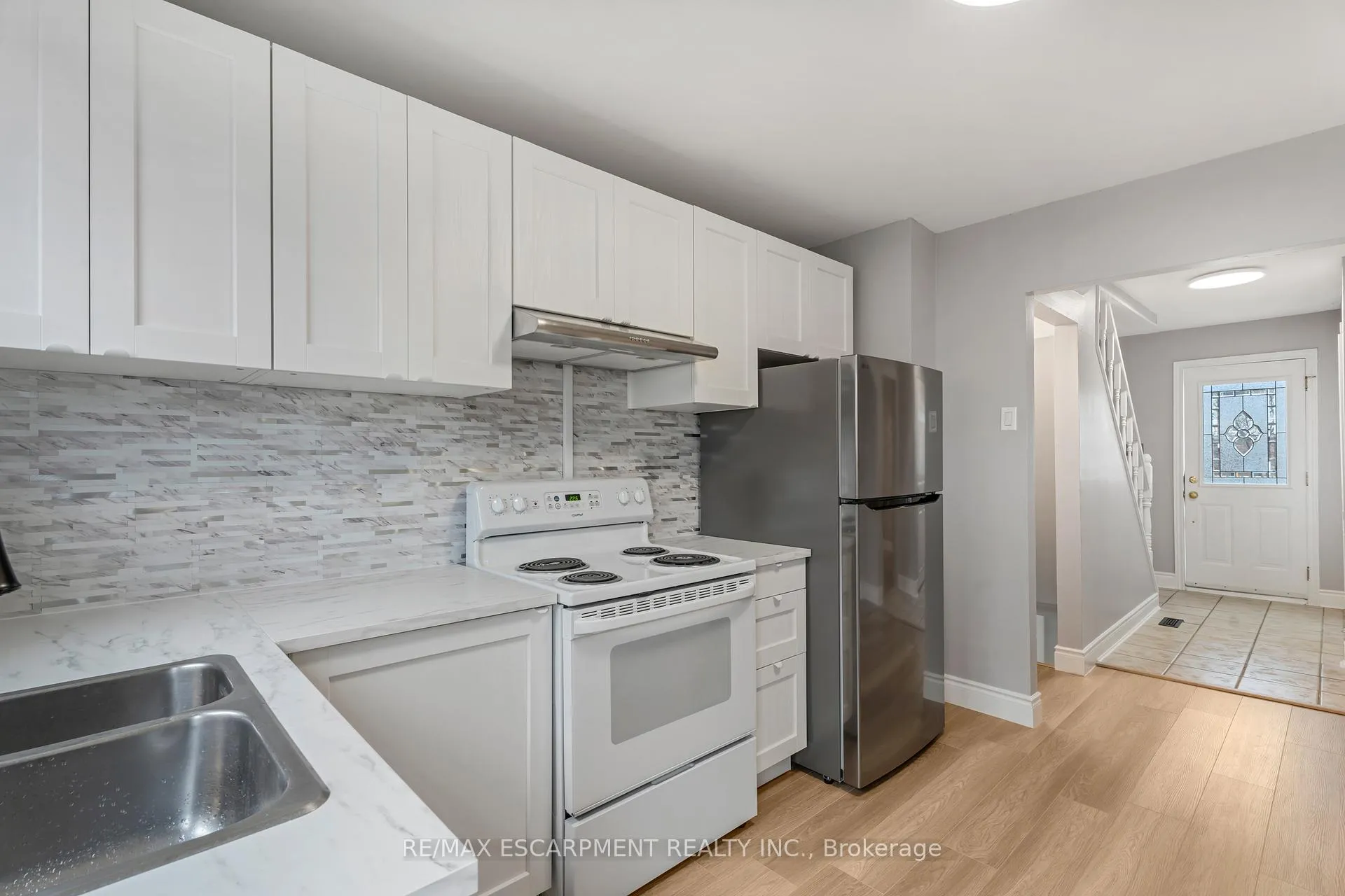 Photo 6 of Unit 33, 1350 Limeridge Road E, Hamilton, Trenholme — HOMEH