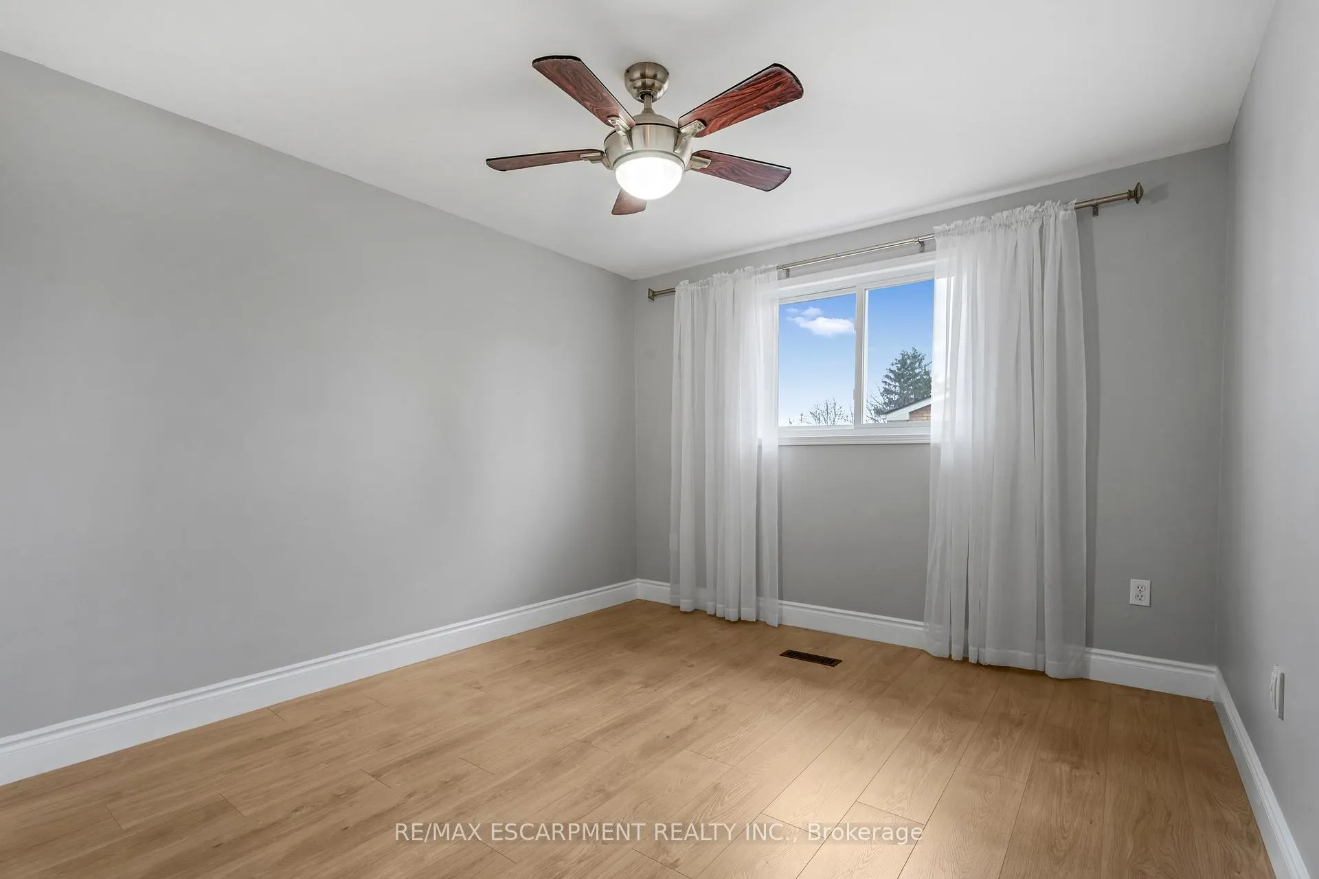 Photo 15 of Unit 33, 1350 Limeridge Road E, Hamilton, Trenholme — HOMEH