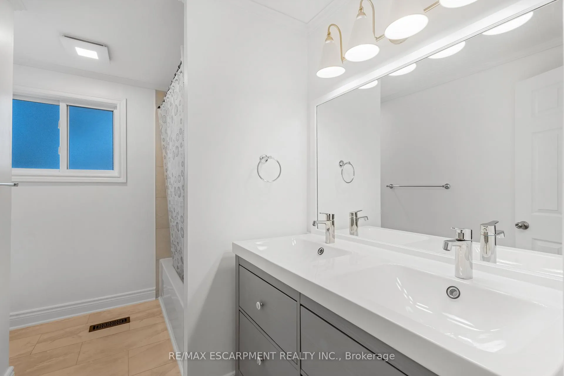 Photo 19 of Unit 33, 1350 Limeridge Road E, Hamilton, Trenholme — HOMEH