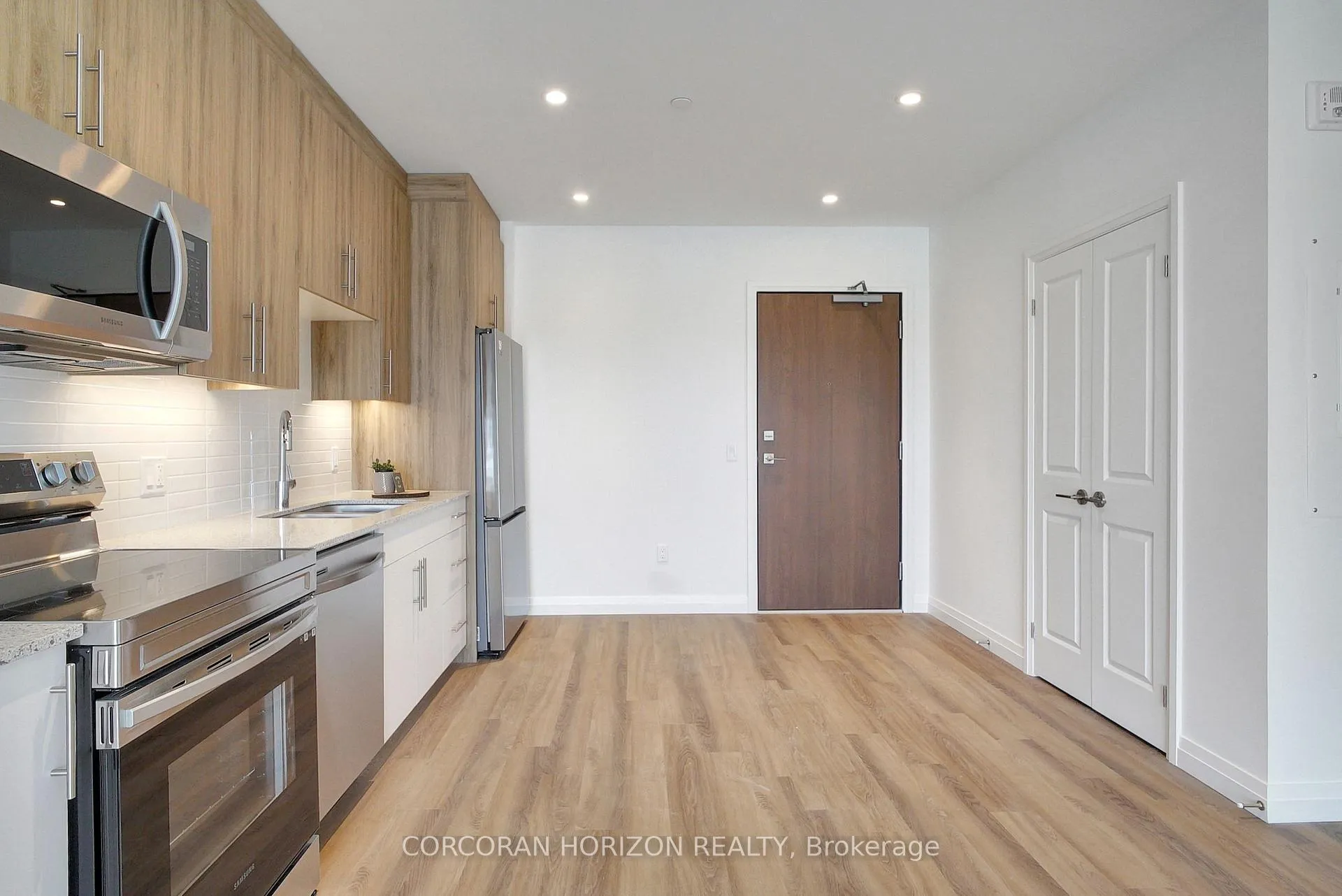 Photo 3 of Unit 814, 525 New Dundee Road, Kitchener — HOMEH