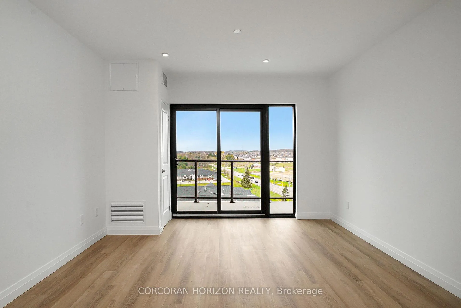 Photo 6 of Unit 814, 525 New Dundee Road, Kitchener — HOMEH