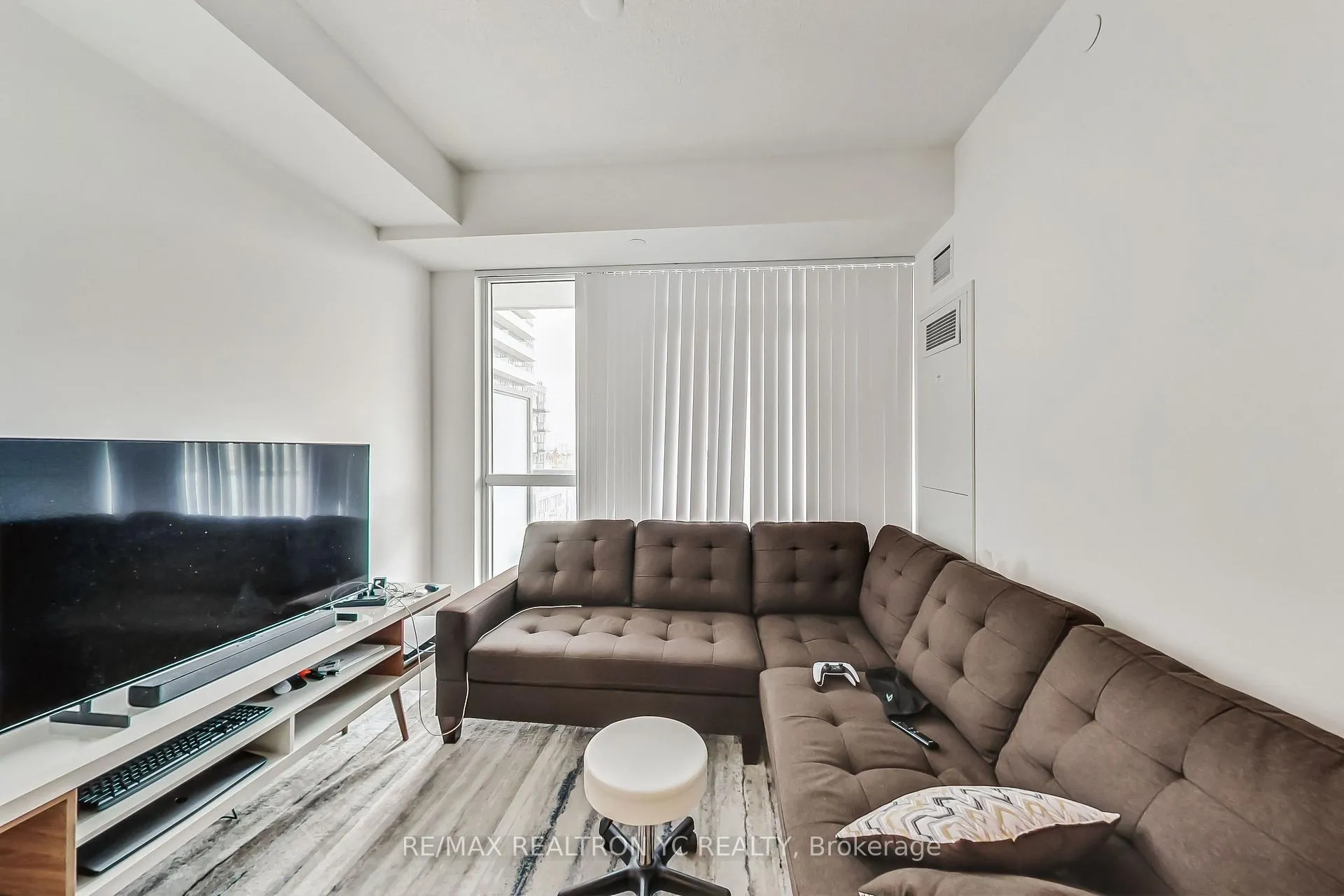 Photo 4 of Unit 711, 38 Honeycrisp Crescent, Vaughan, Vaughan Corporate Centre — HOMEH