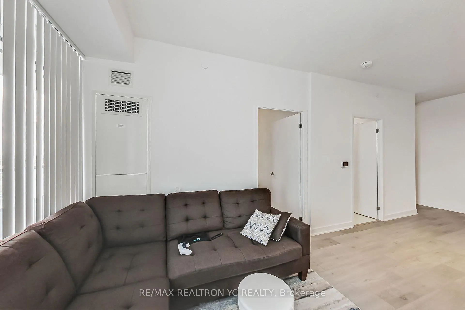 Photo 5 of Unit 711, 38 Honeycrisp Crescent, Vaughan, Vaughan Corporate Centre — HOMEH