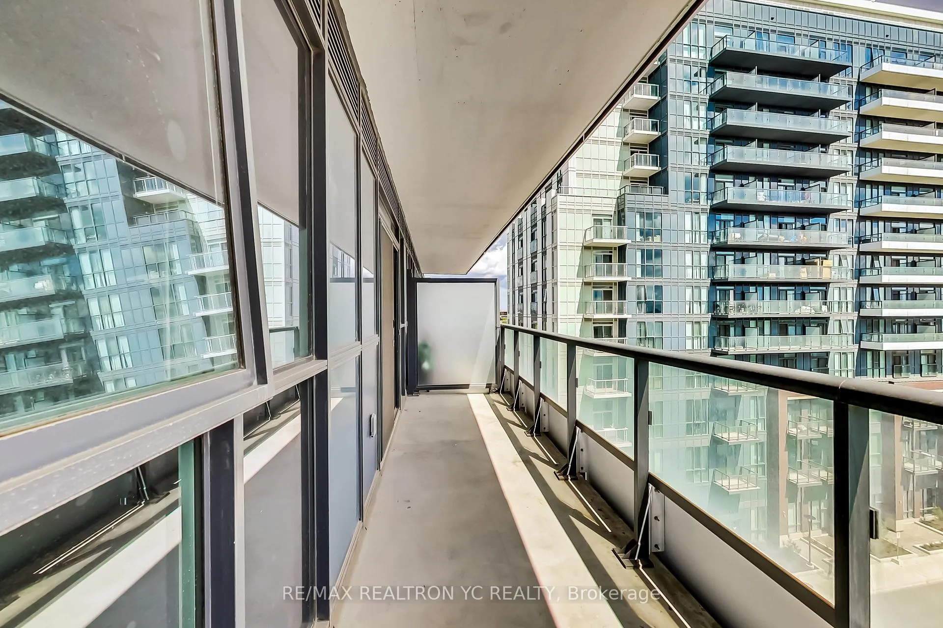 Photo 16 of Unit 711, 38 Honeycrisp Crescent, Vaughan, Vaughan Corporate Centre — HOMEH