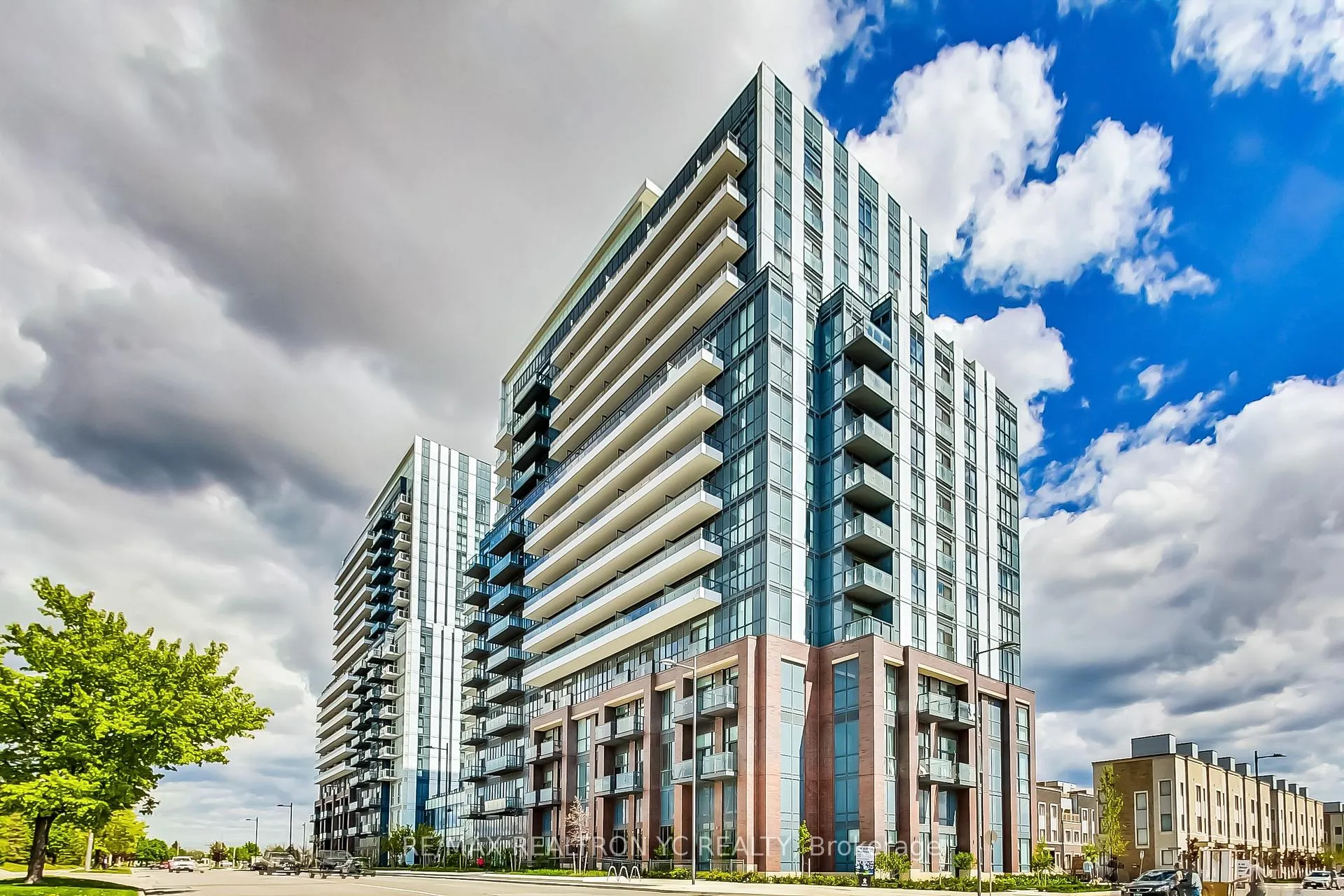 Photo 18 of Unit 711, 38 Honeycrisp Crescent, Vaughan, Vaughan Corporate Centre — HOMEH