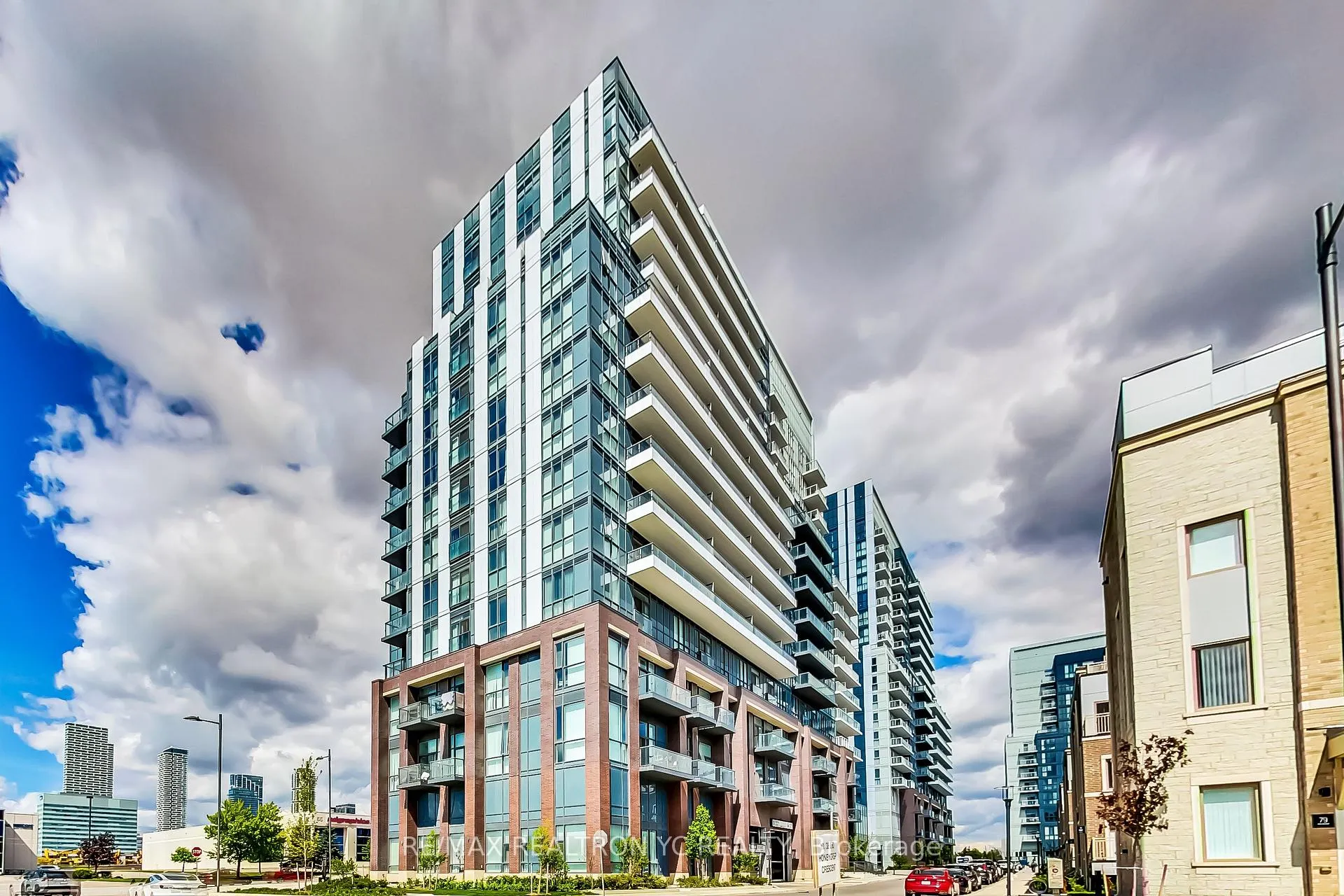 Photo 19 of Unit 711, 38 Honeycrisp Crescent, Vaughan, Vaughan Corporate Centre — HOMEH