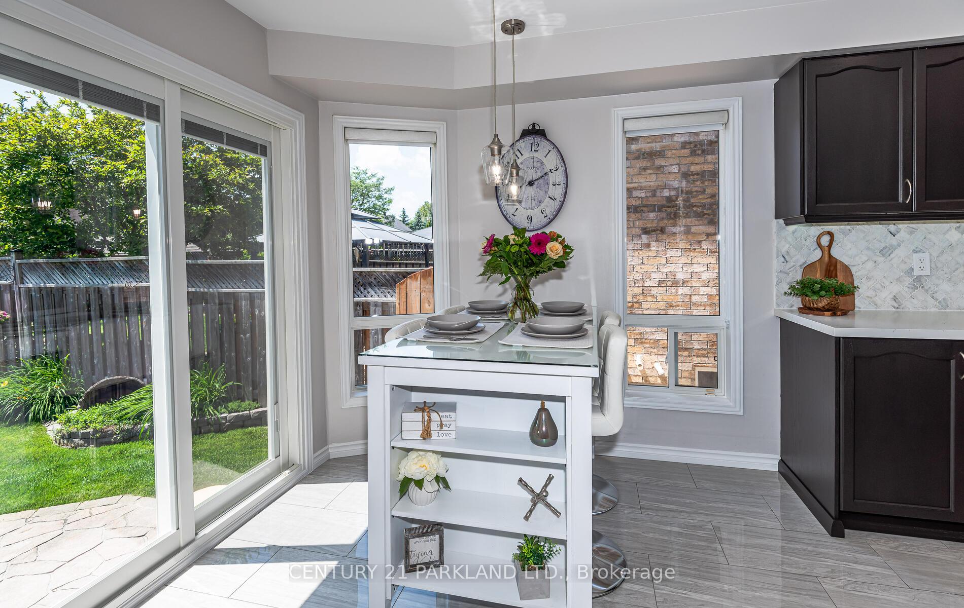 Photo 5 of 100 Humbershed Crescent, Caledon, Bolton West — HOMEH