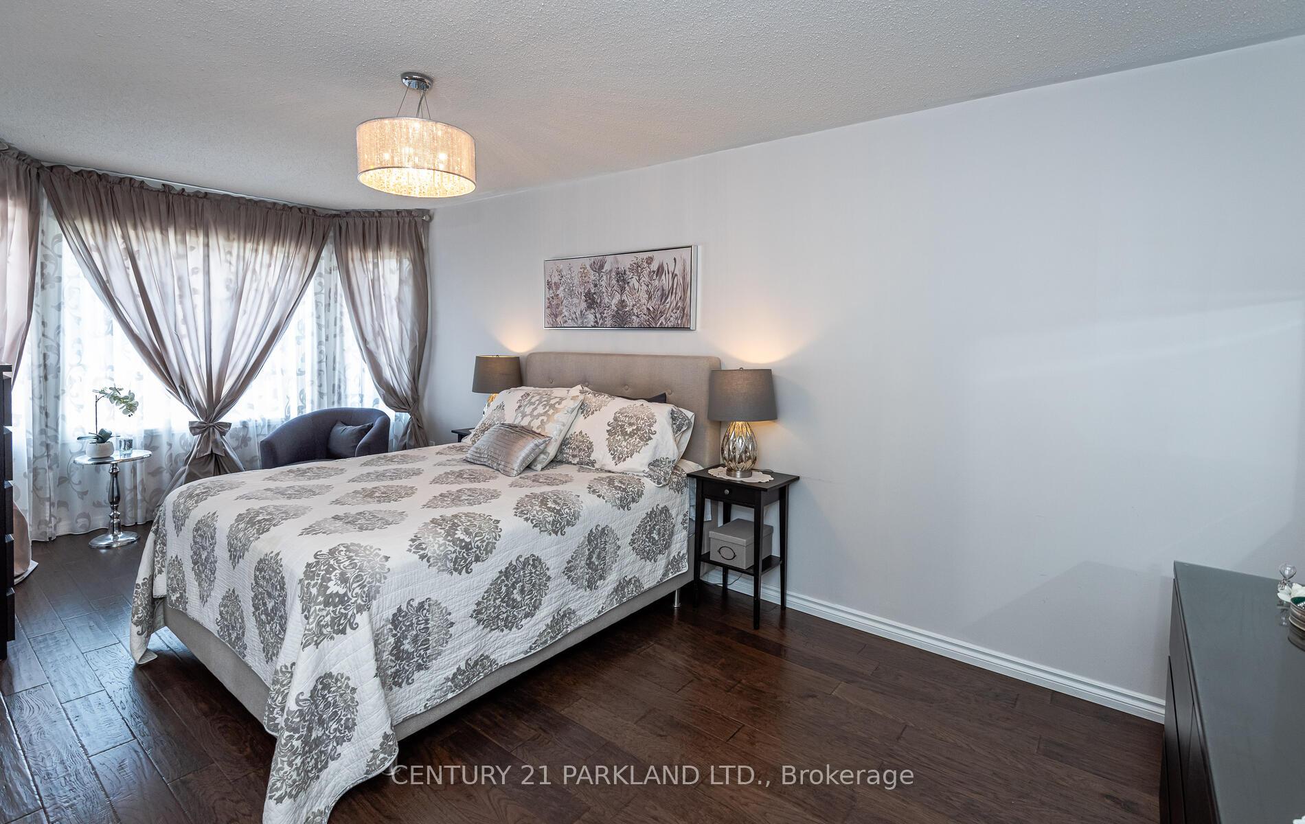 Photo 15 of 100 Humbershed Crescent, Caledon, Bolton West — HOMEH