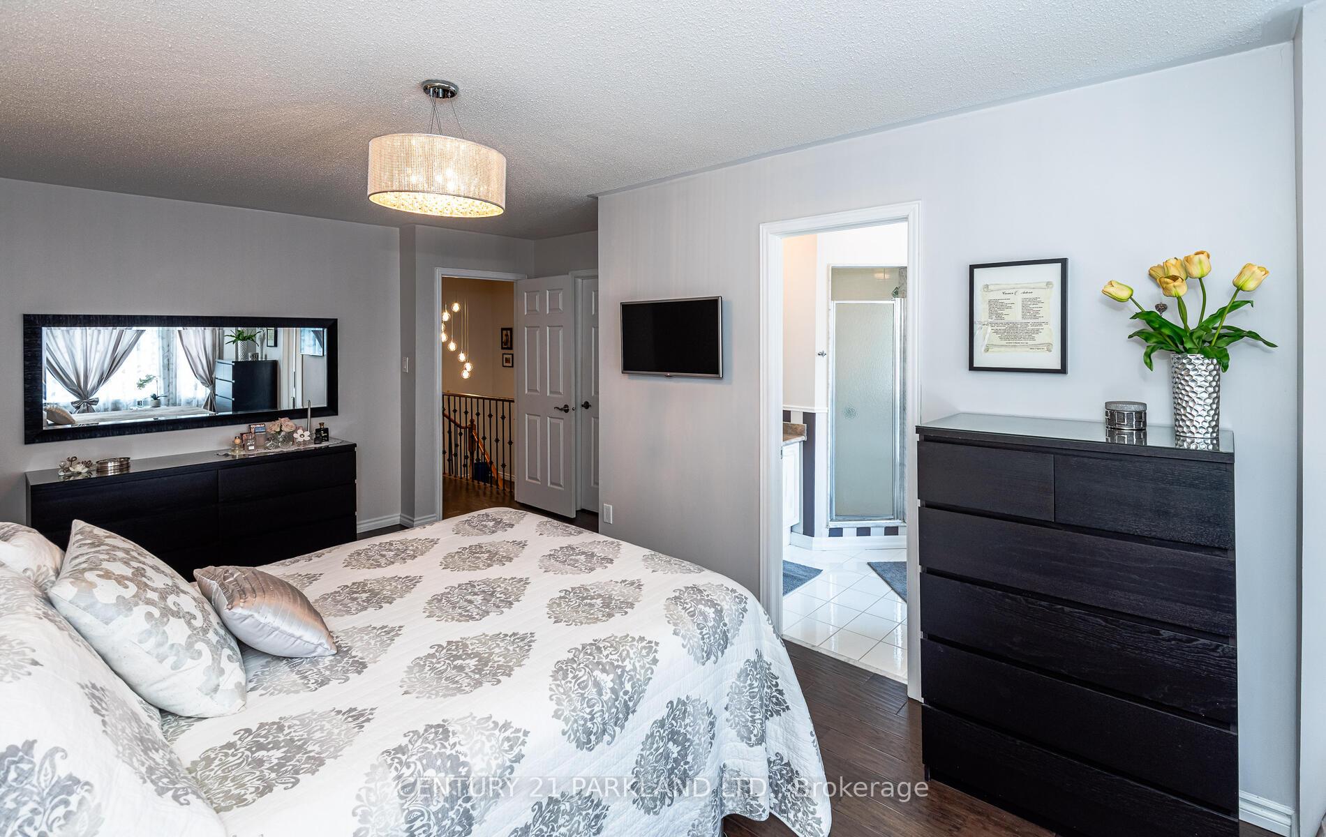 Photo 16 of 100 Humbershed Crescent, Caledon, Bolton West — HOMEH