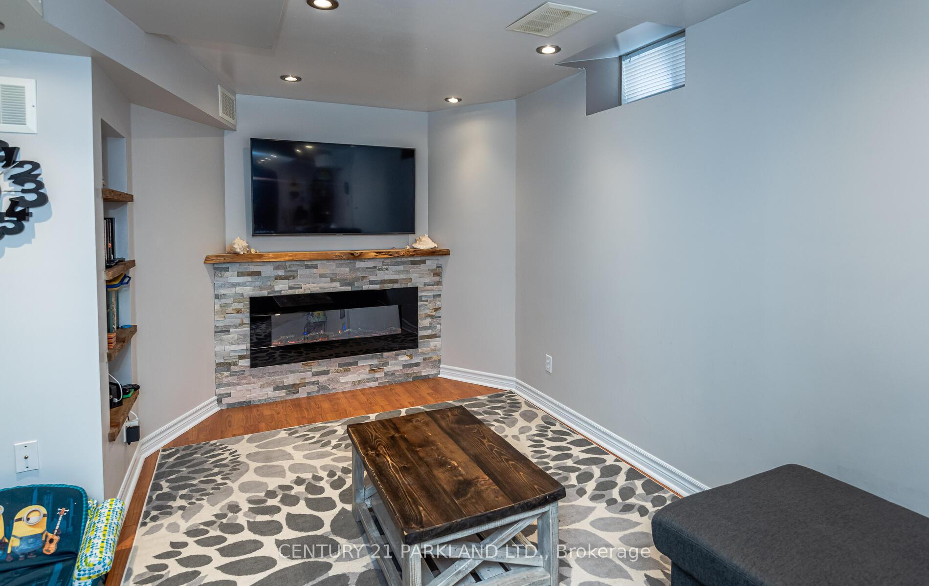 Photo 33 of 100 Humbershed Crescent, Caledon, Bolton West — HOMEH