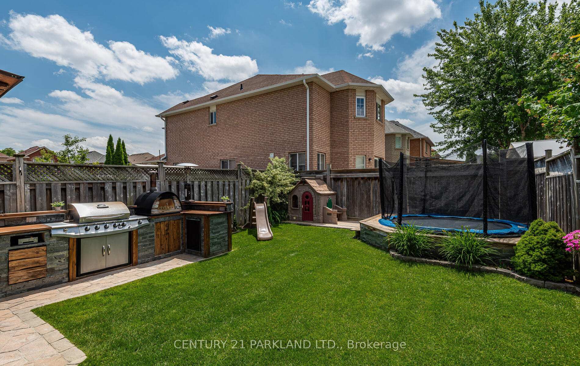 Photo 21 of 100 Humbershed Crescent, Caledon, Bolton West — HOMEH