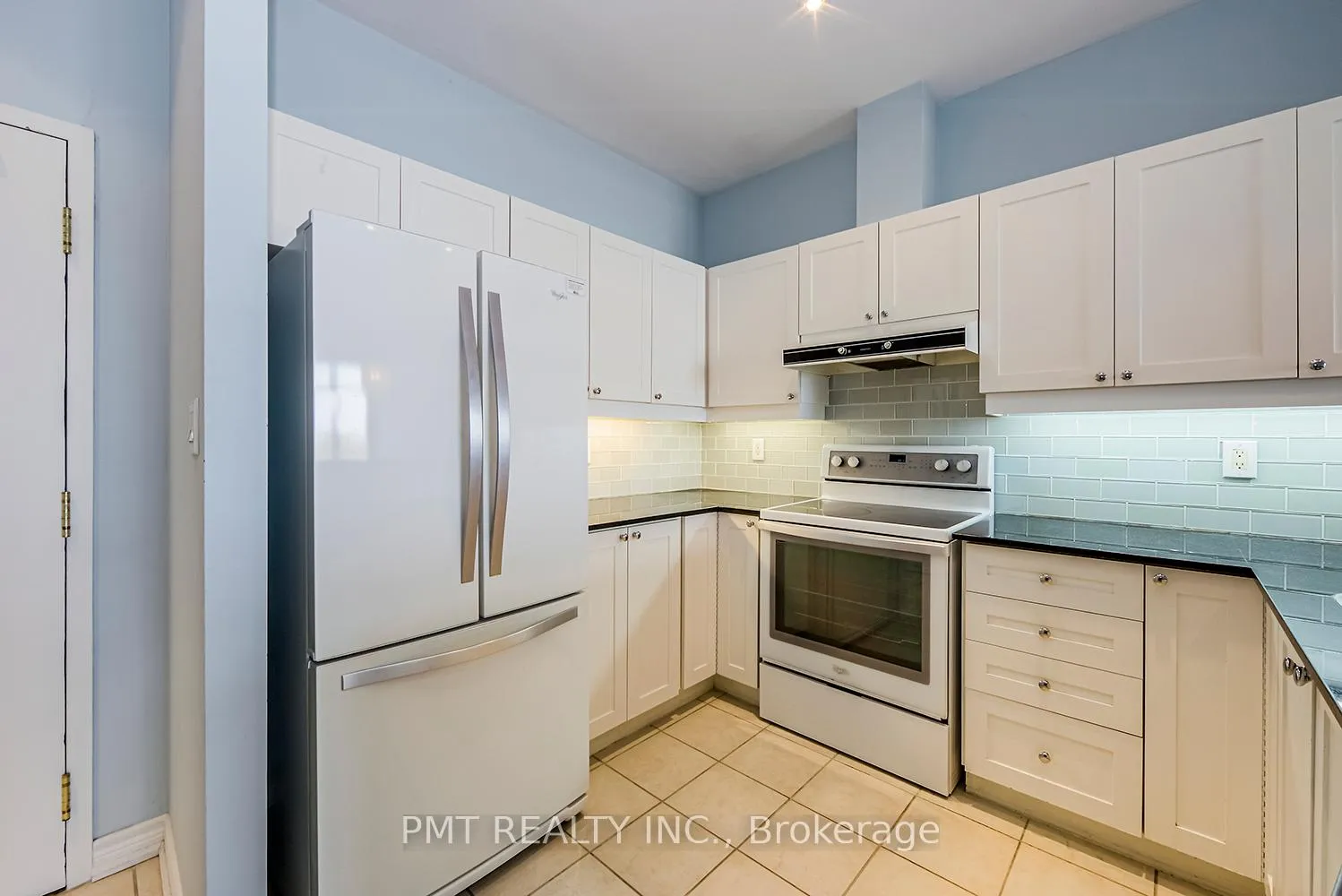 Photo 4 of Unit 606, 1 Leaside Park Drive, Toronto, Thorncliffe Park — HOMEH