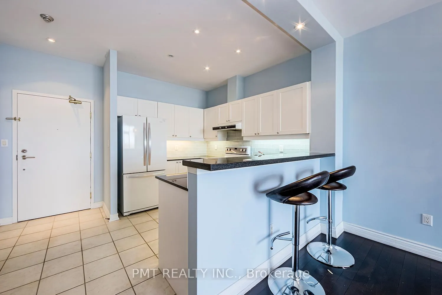 Photo 5 of Unit 606, 1 Leaside Park Drive, Toronto, Thorncliffe Park — HOMEH