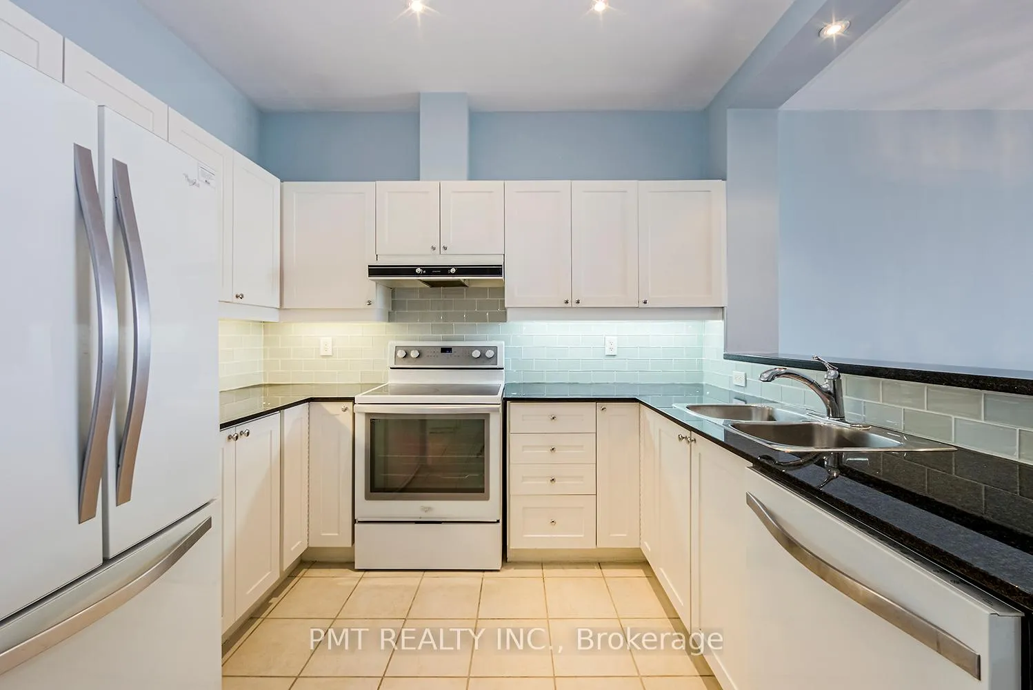 Photo 6 of Unit 606, 1 Leaside Park Drive, Toronto, Thorncliffe Park — HOMEH