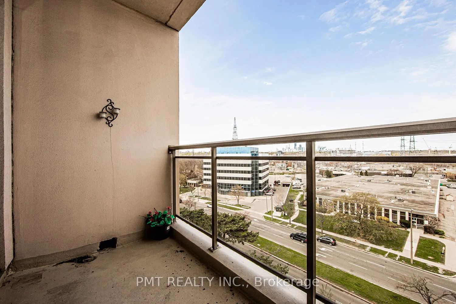 Photo 28 of Unit 606, 1 Leaside Park Drive, Toronto, Thorncliffe Park — HOMEH