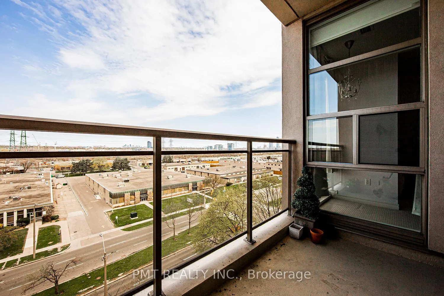 Photo 29 of Unit 606, 1 Leaside Park Drive, Toronto, Thorncliffe Park — HOMEH