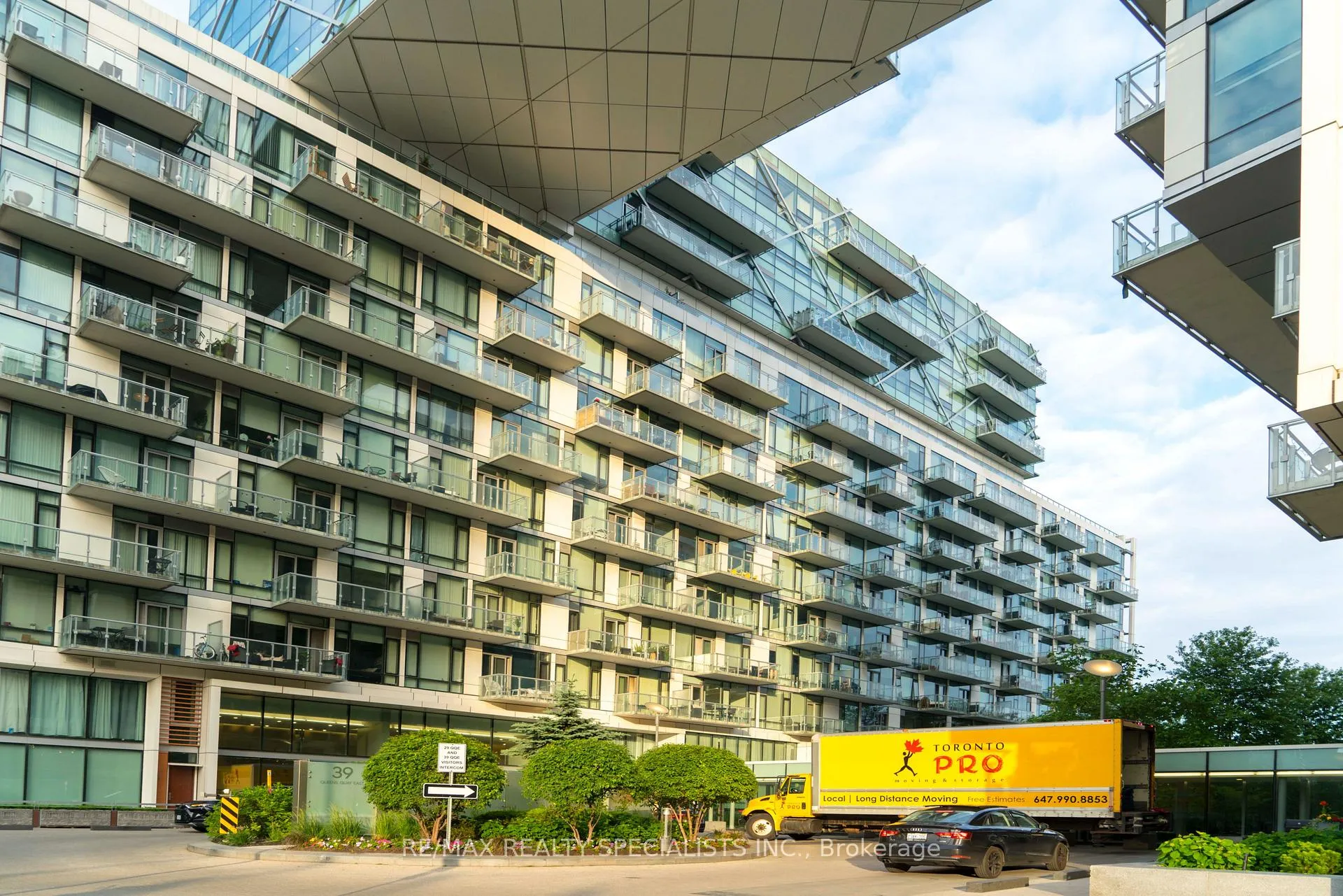 Front of Unit 830, 39 Queens Quay E