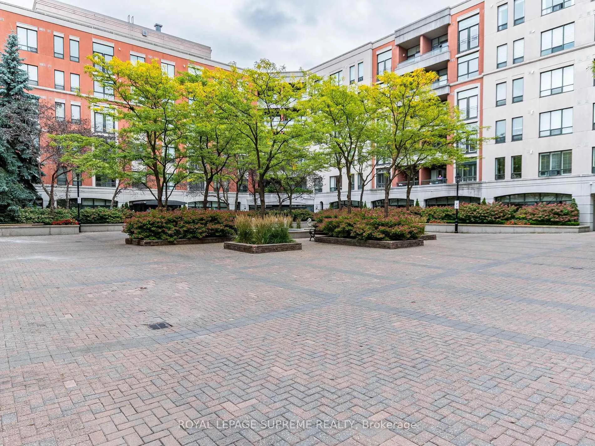 Front of Unit 221, 53 Woodbridge Avenue