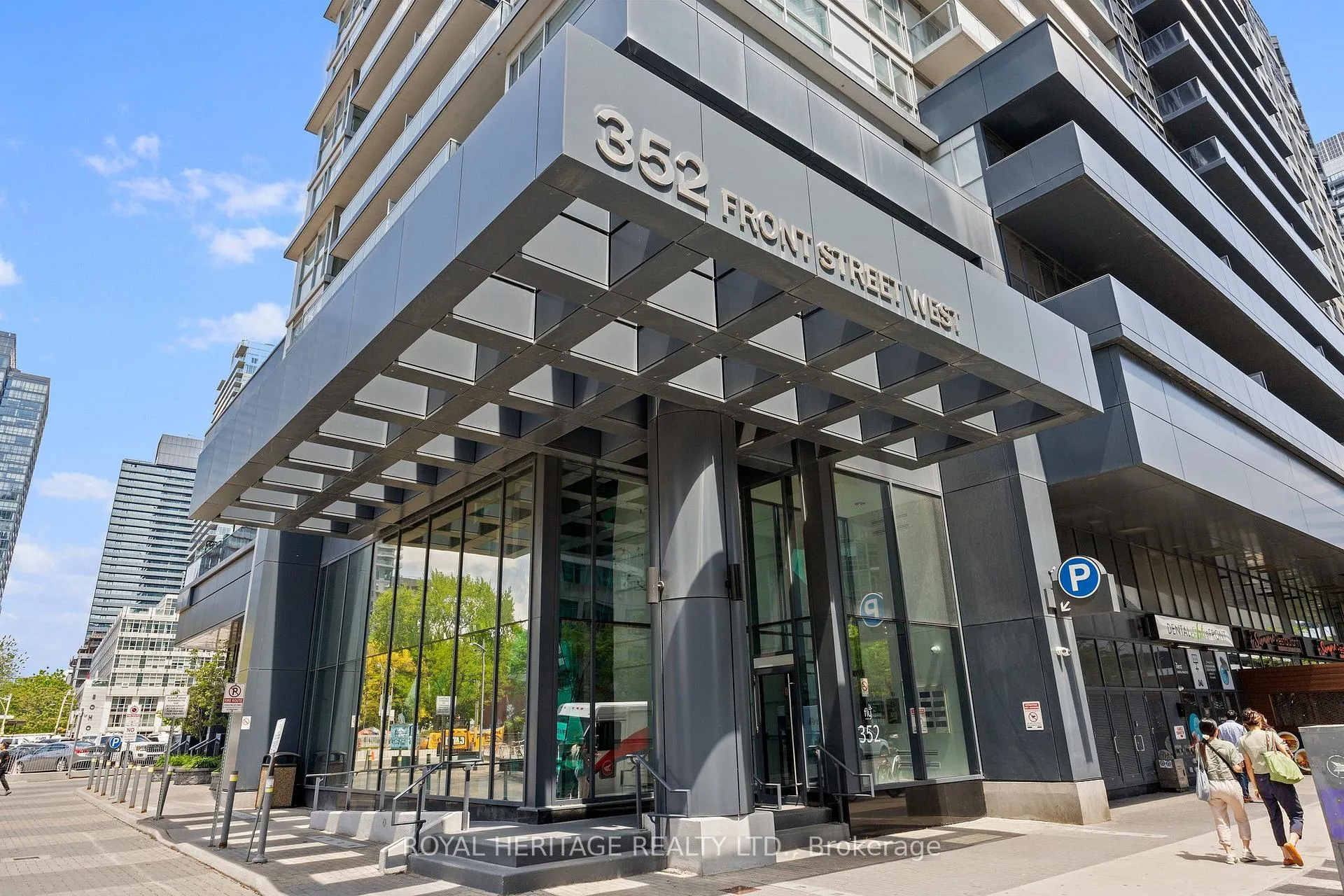 Front of Unit 2214, 352 Front Street W