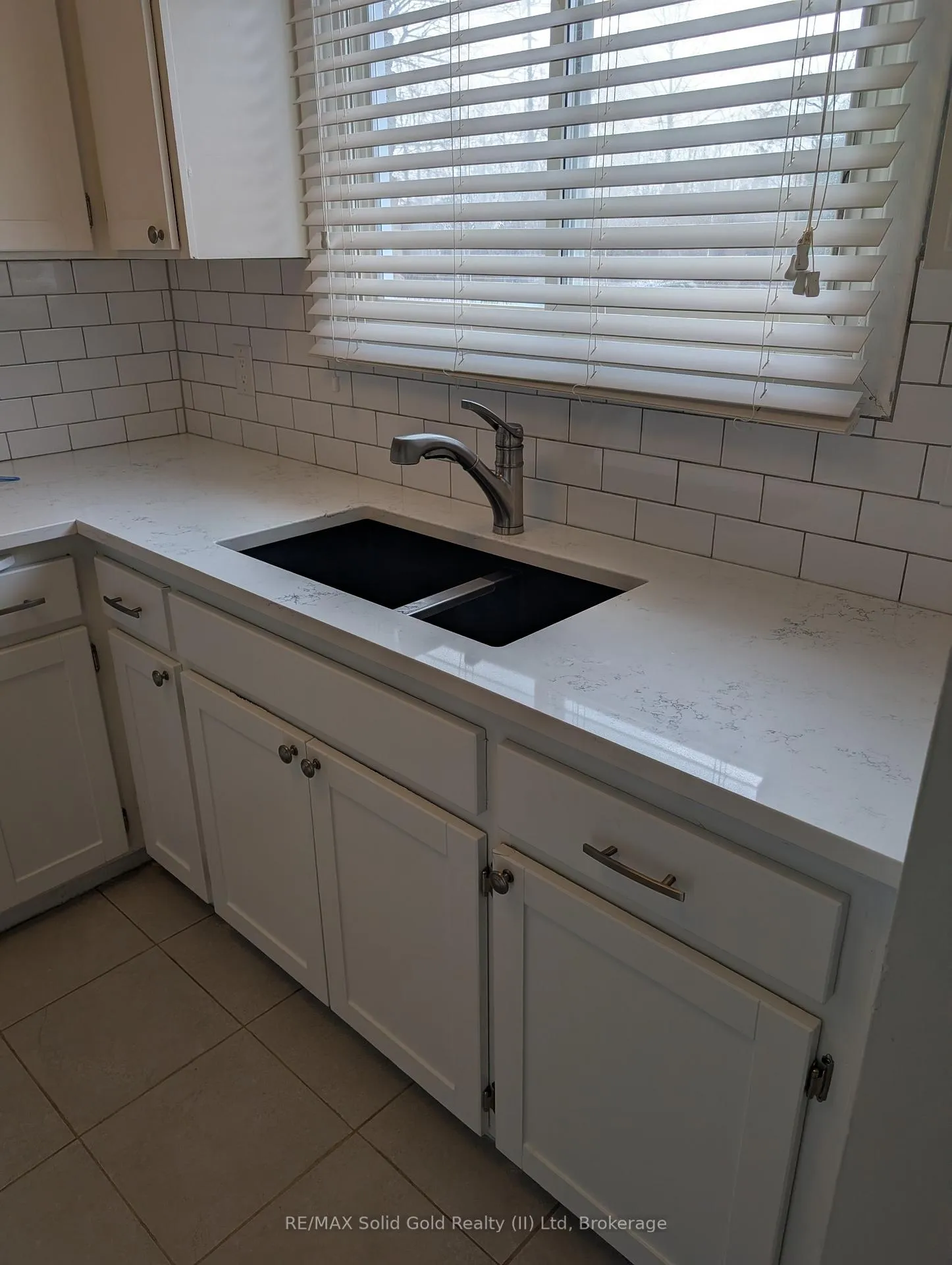 Photo 5 of Unit 24, 423 Westwood Drive, Kitchener — HOMEH