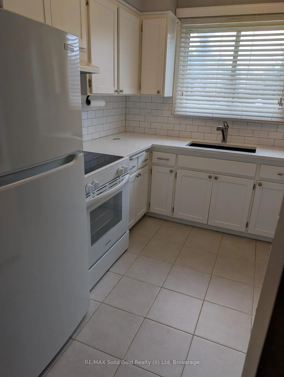 Photo 6 of Unit 24, 423 Westwood Drive, Kitchener — HOMEH