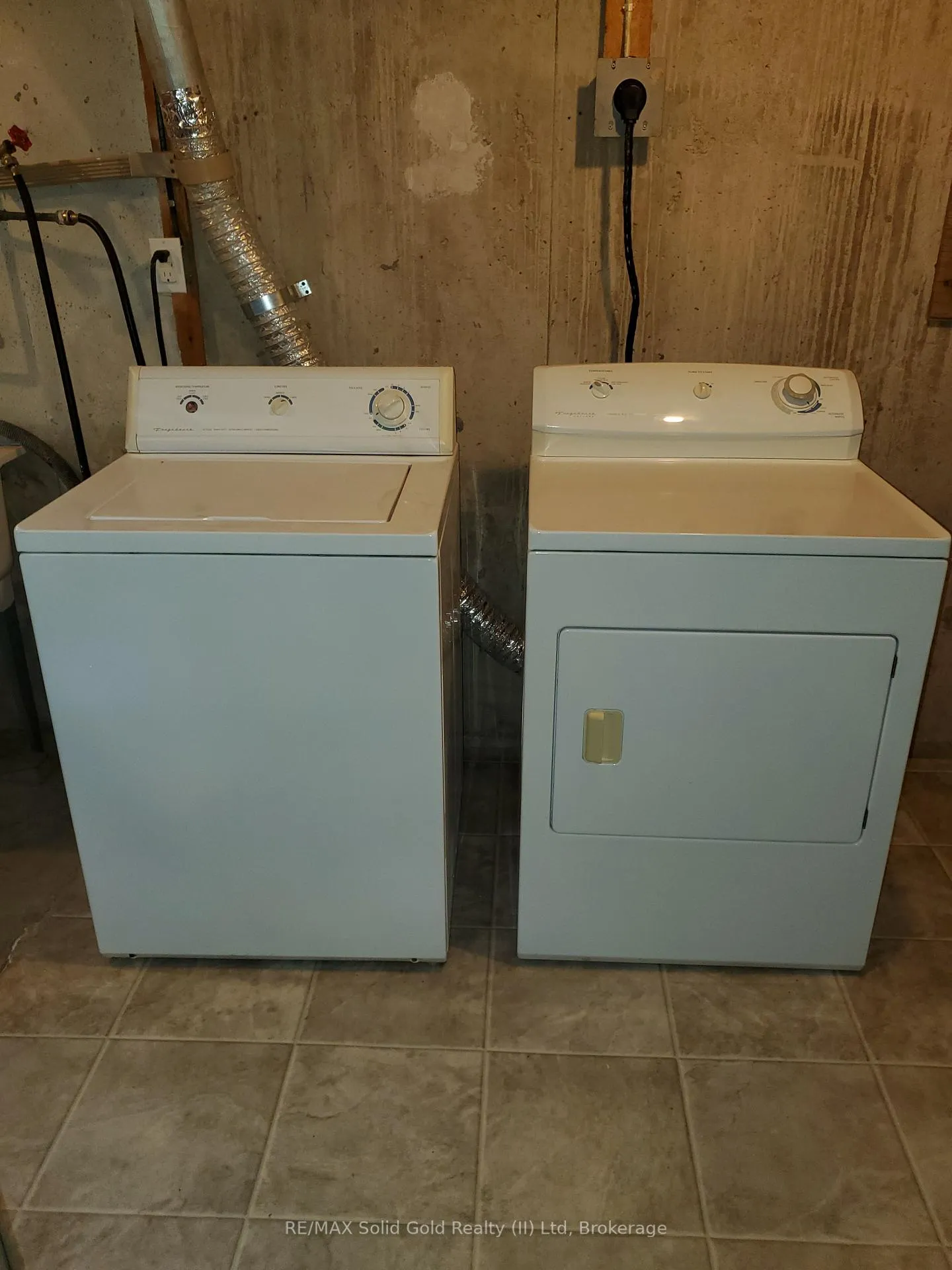Photo 13 of Unit 24, 423 Westwood Drive, Kitchener — HOMEH
