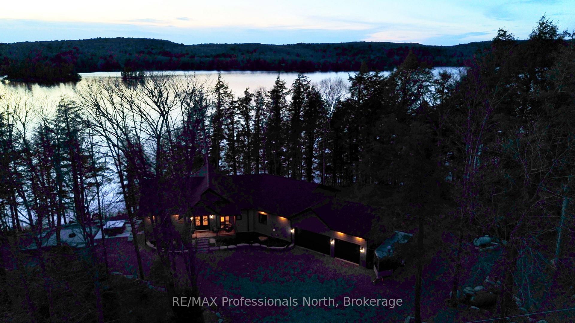 Photo 4 of 1034 Lone Wolf Crescent, Minden Hills, Lutterworth — HOMEH