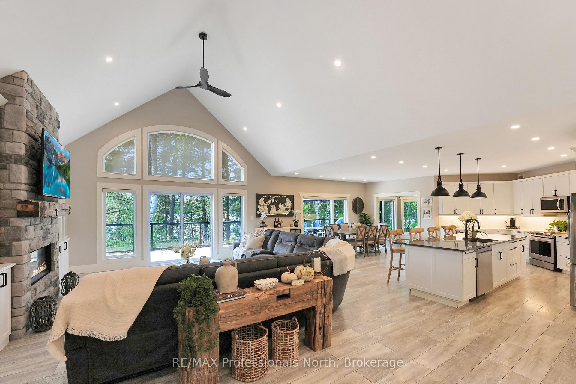 Photo 10 of 1034 Lone Wolf Crescent, Minden Hills, Lutterworth — HOMEH