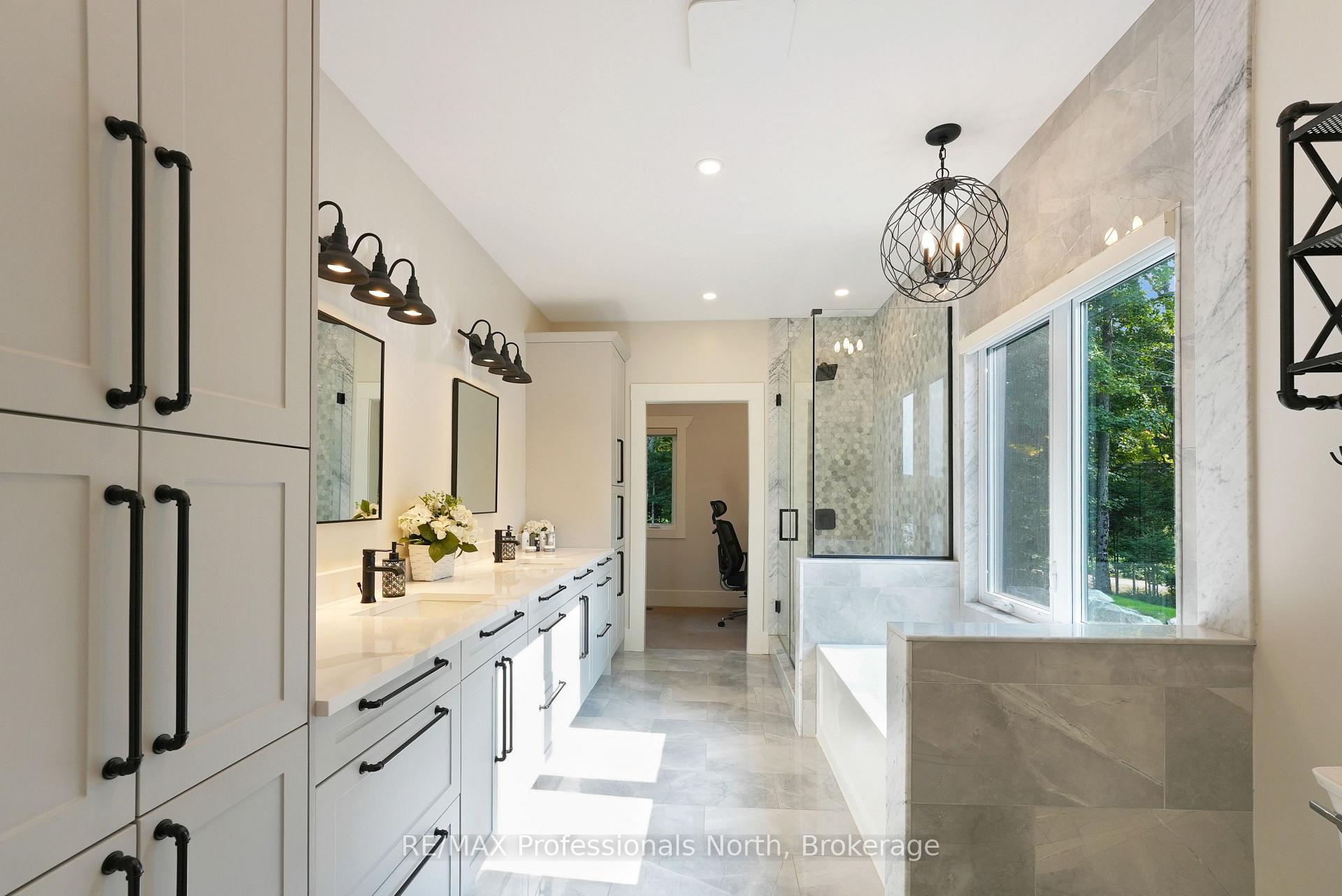 Photo 18 of 1034 Lone Wolf Crescent, Minden Hills, Lutterworth — HOMEH