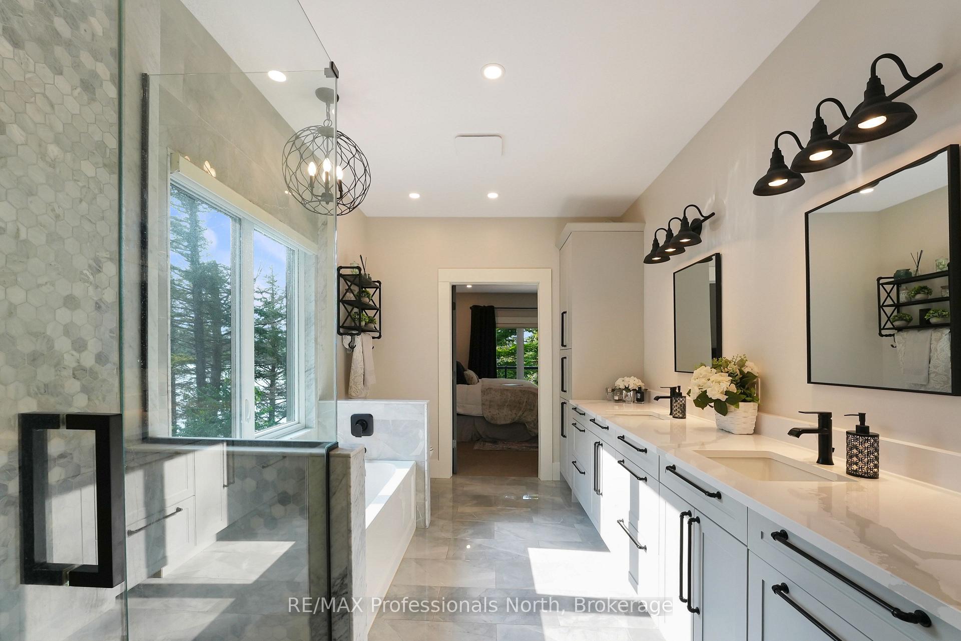 Photo 19 of 1034 Lone Wolf Crescent, Minden Hills, Lutterworth — HOMEH