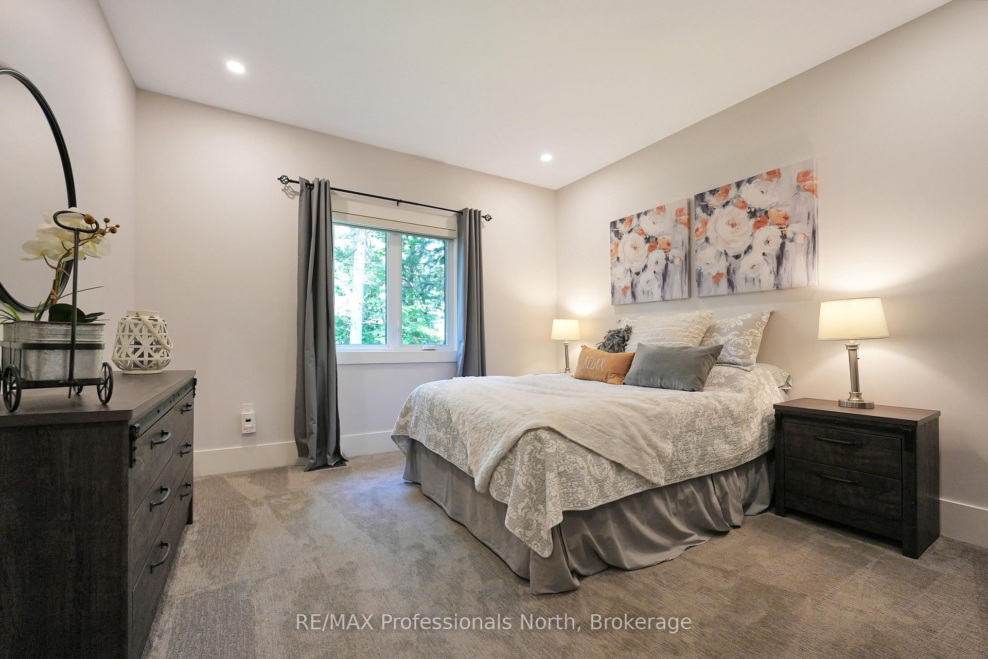 Photo 28 of 1034 Lone Wolf Crescent, Minden Hills, Lutterworth — HOMEH