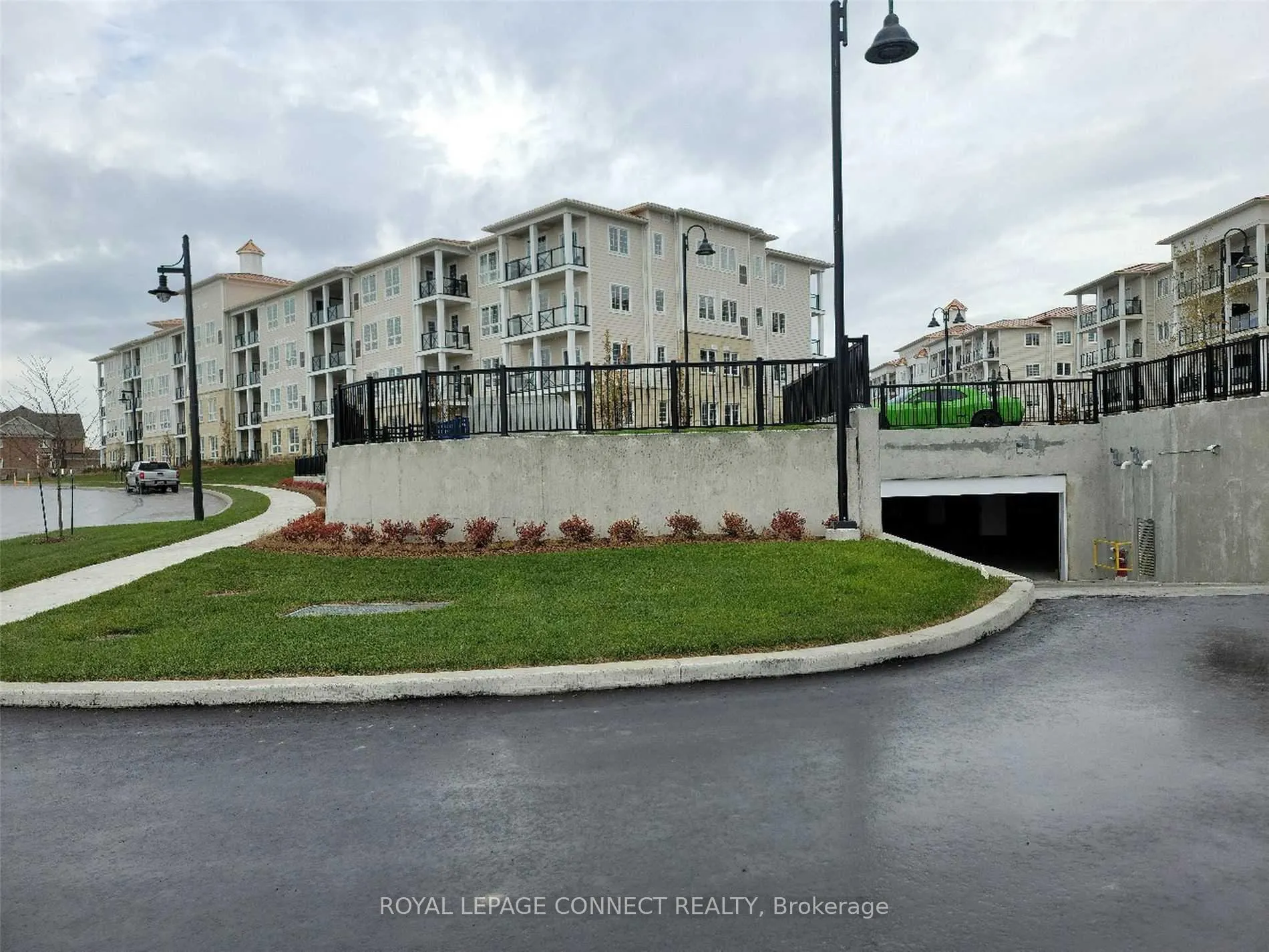Photo 1 of Unit 116, 50 Lakebreeze Drive, Clarington, Newcastle — HOMEH