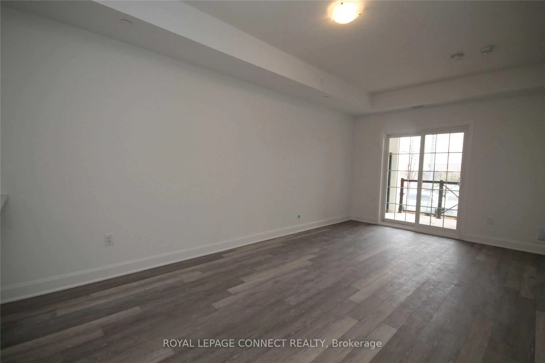 Photo 5 of Unit 116, 50 Lakebreeze Drive, Clarington, Newcastle — HOMEH