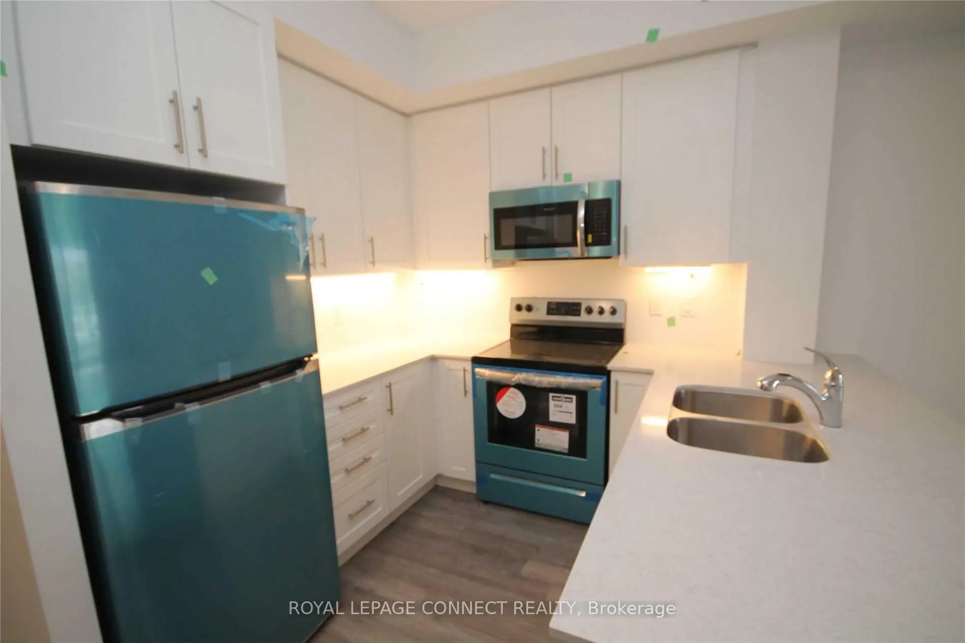 Photo 7 of Unit 116, 50 Lakebreeze Drive, Clarington, Newcastle — HOMEH