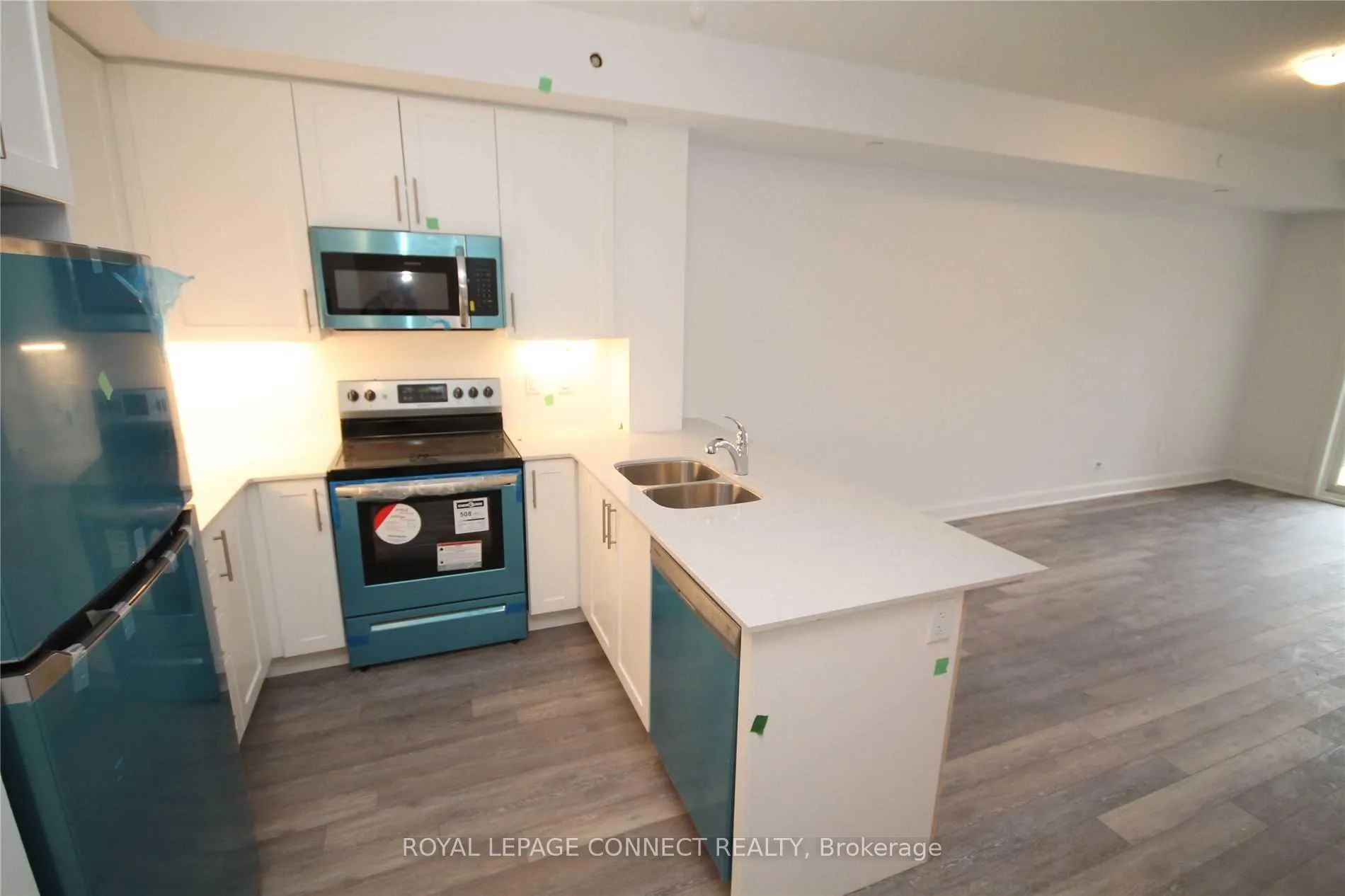Photo 9 of Unit 116, 50 Lakebreeze Drive, Clarington, Newcastle — HOMEH
