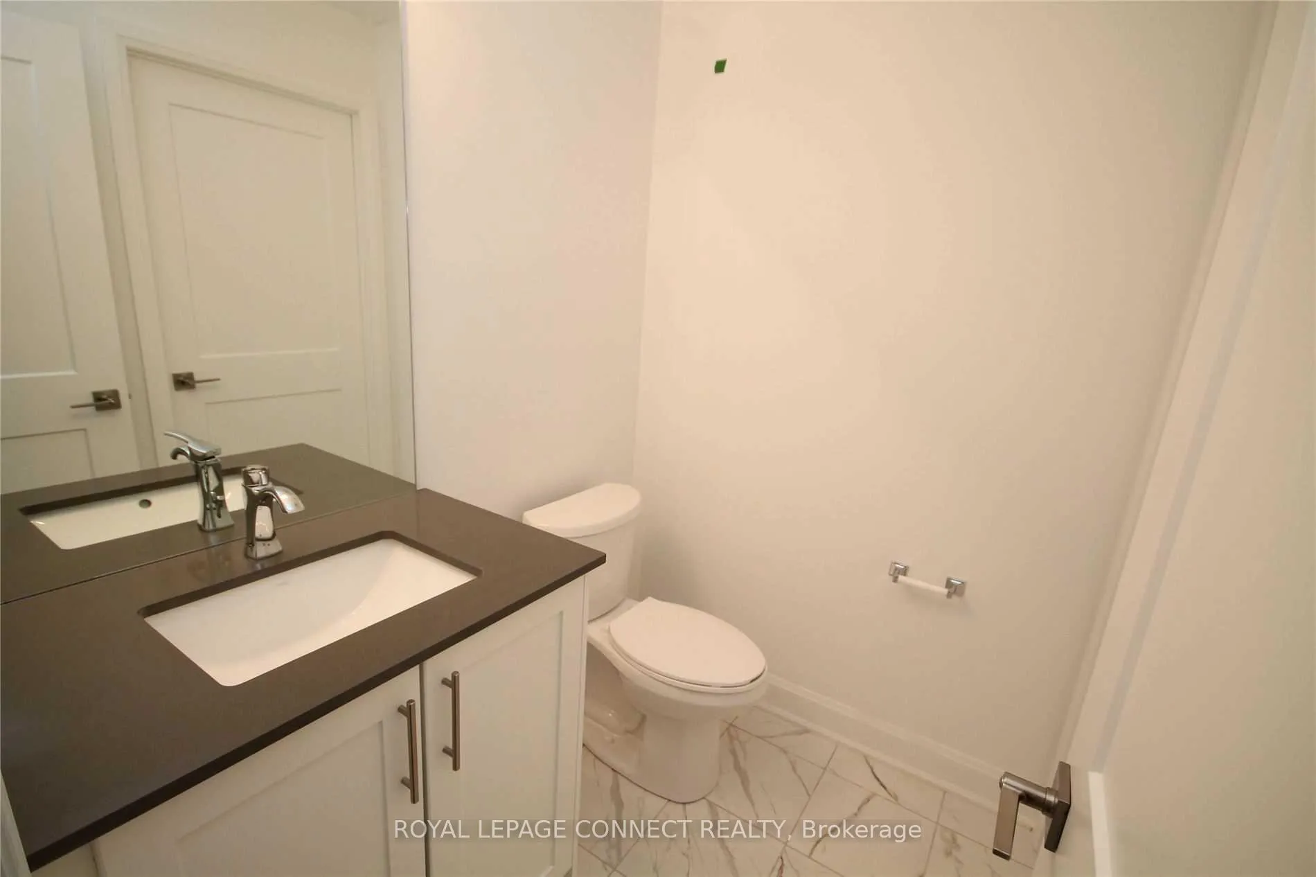 Photo 11 of Unit 116, 50 Lakebreeze Drive, Clarington, Newcastle — HOMEH